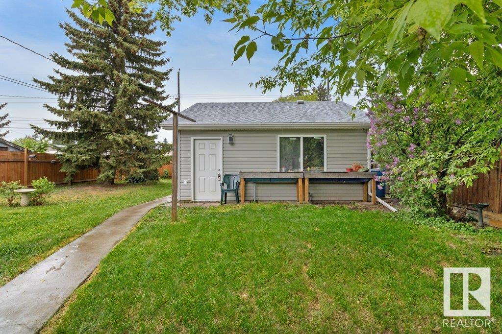 http://cdnparap120.paragonrels.com/ParagonImages/Property/p12/RAE/225350571/29/0/0/d714f27f7e811032b9dcacab4e4e03bd/1/4529766529145c35f3934a112362681d/225350571-b4438e85-ad17-4cd7-8c4c-333825832711.JPG