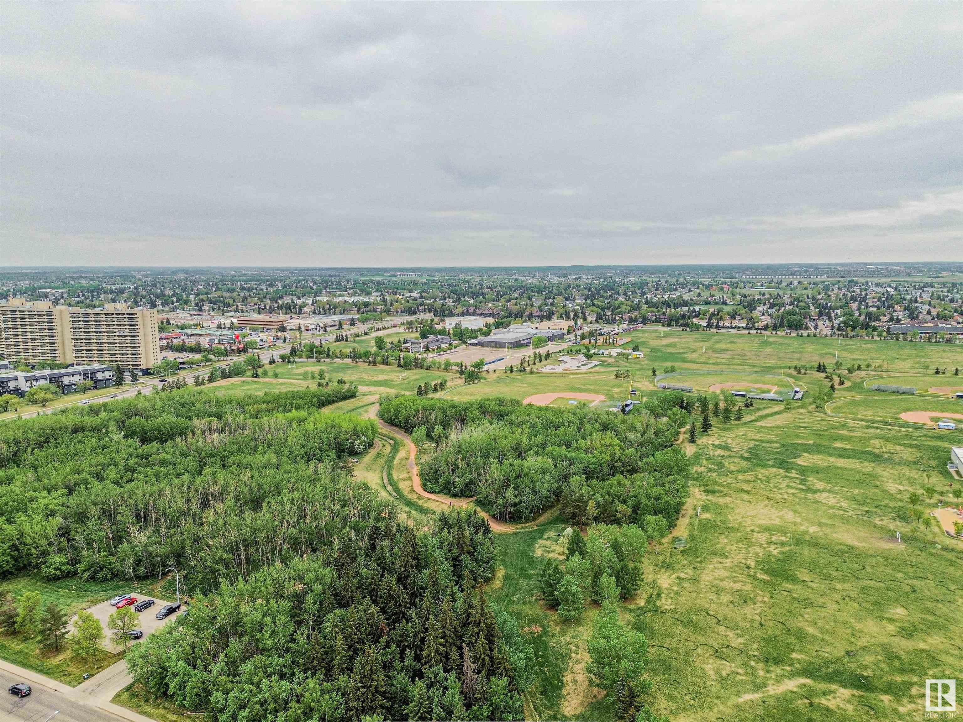 http://cdnparap120.paragonrels.com/ParagonImages/Property/p12/RAE/225350629/31/0/0/fd8183d447aee5378a125c9992e81995/1/50ec125d1fef20f83a077e183c98efa3/225350629-7ea75a05-82b0-4bed-92b4-d4af976f43d7.JPG