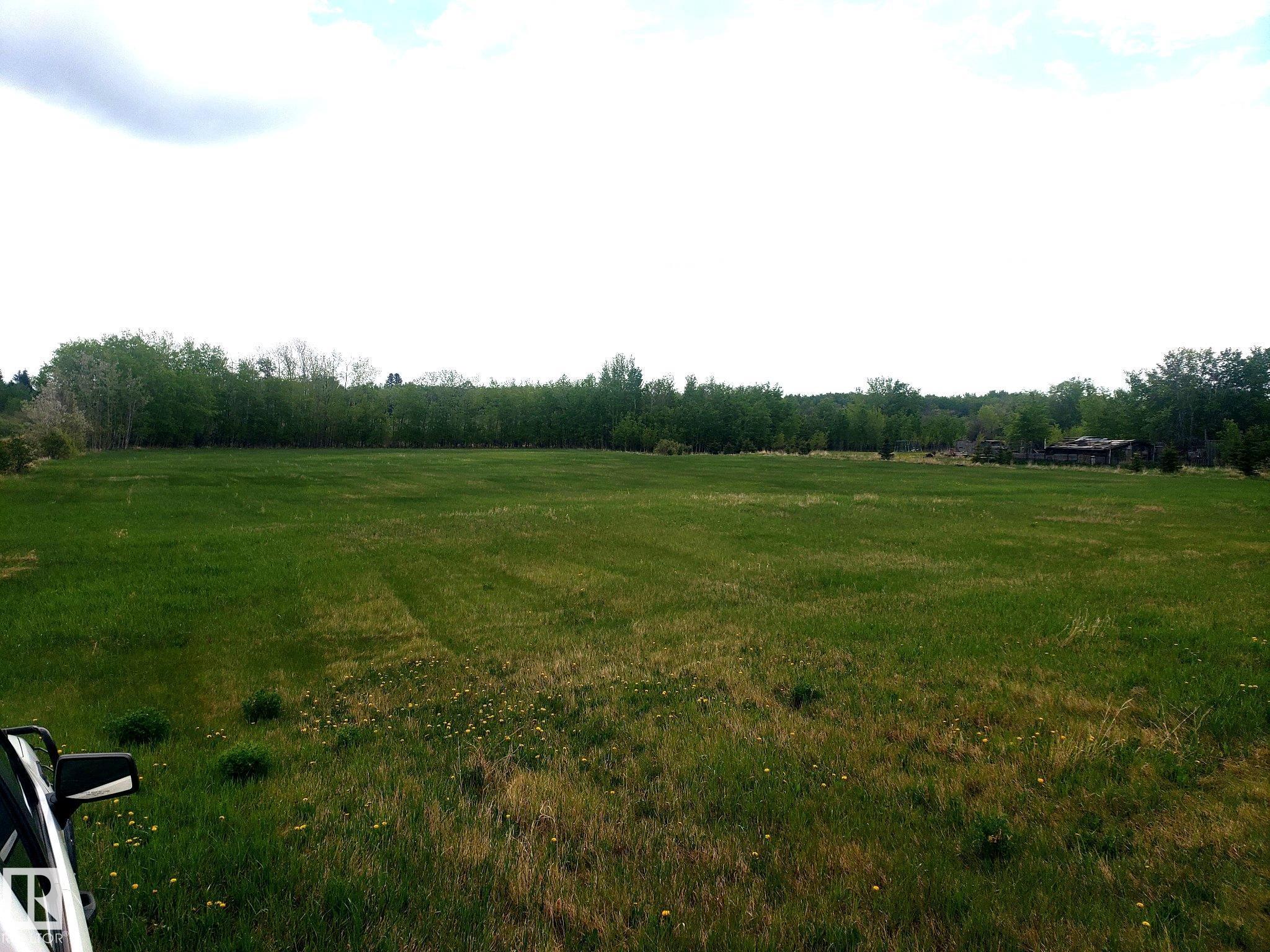 Photo 5 at 33 Edouard Road, Braun Village, Rural Sturgeon County