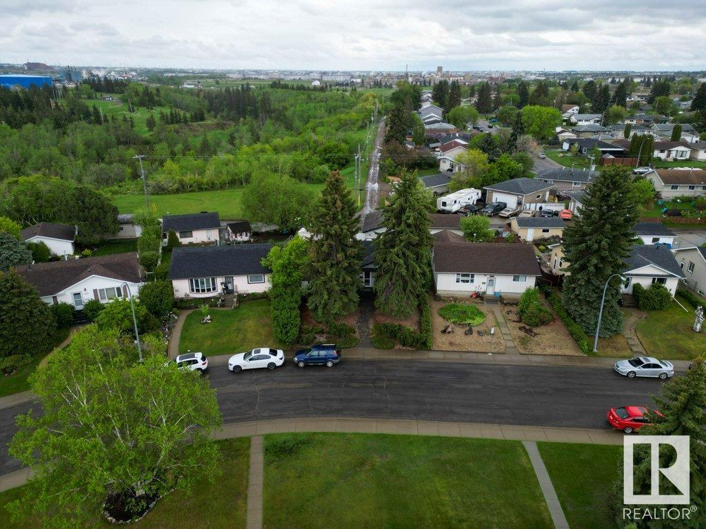 http://cdnparap120.paragonrels.com/ParagonImages/Property/p12/RAE/225351045/37/0/0/3a999119b489f74894a4e97f55b92a69/1/e61e7ba083217fd32b45c76b25f8a1fd/225351045-7e3561df-5c3f-483d-b3c1-c35917e3aa06.JPG