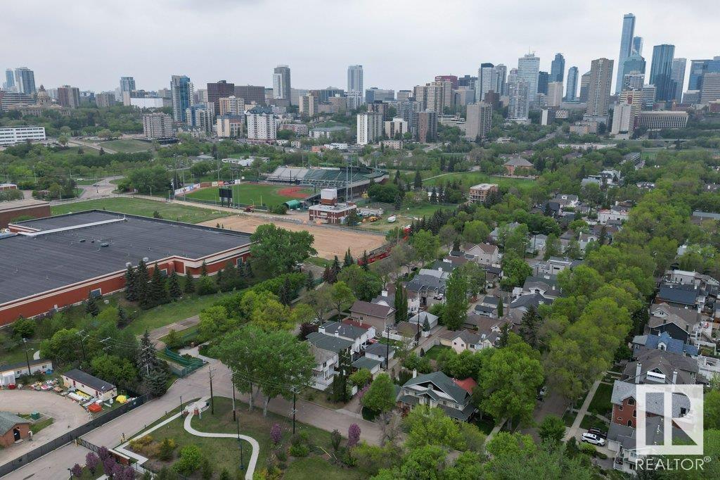 http://cdnparap120.paragonrels.com/ParagonImages/Property/p12/RAE/225351157/2/0/0/e995794835b86a770e7fbcab3bb6ed81/1/4d590f8315d0b5ae689c9ac463669cab/225351157-143d557e-a5a8-4cab-8112-332e43141807.JPG