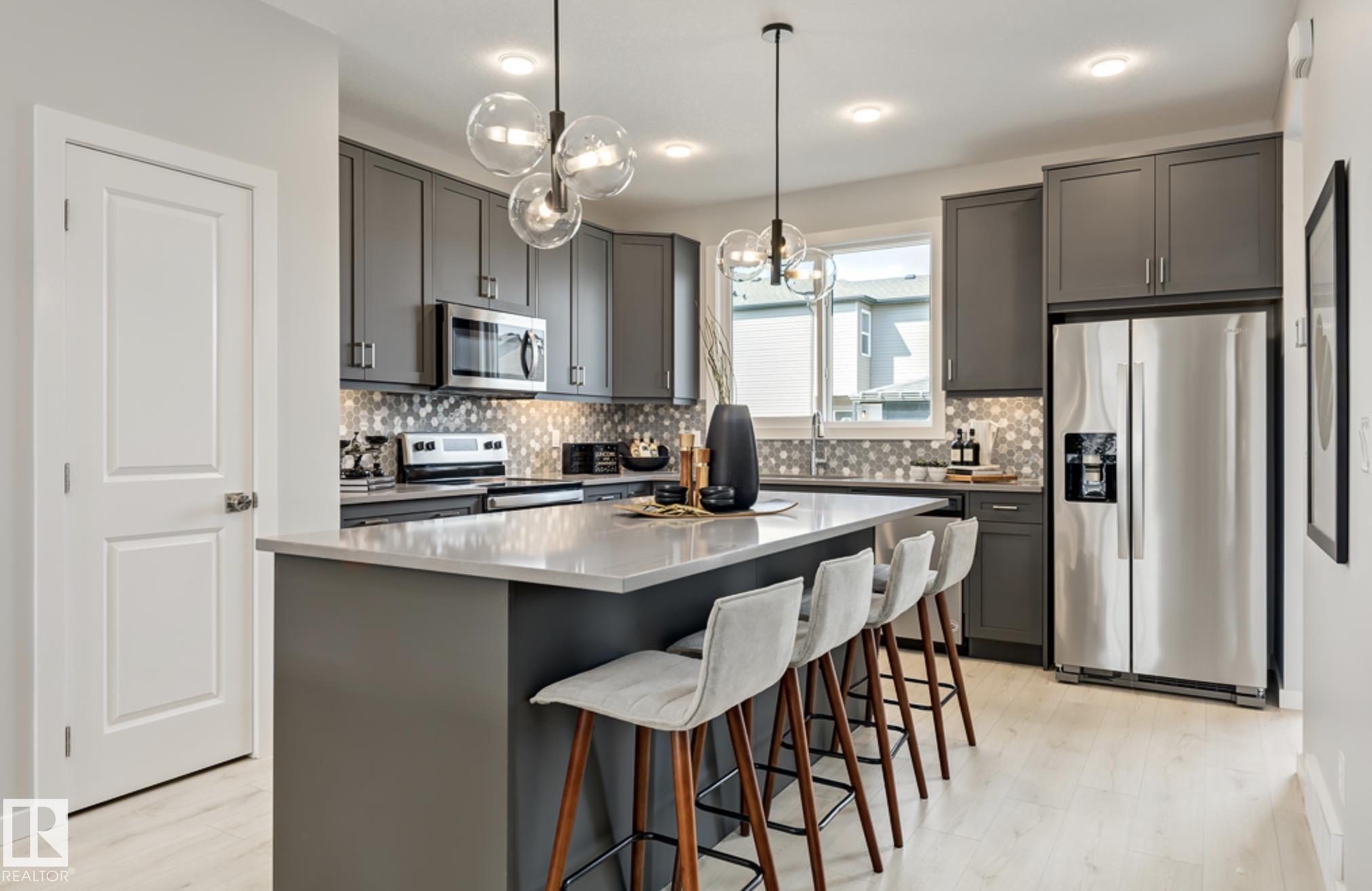 17203 3 Street NW, Marquis, Edmonton photo number 2