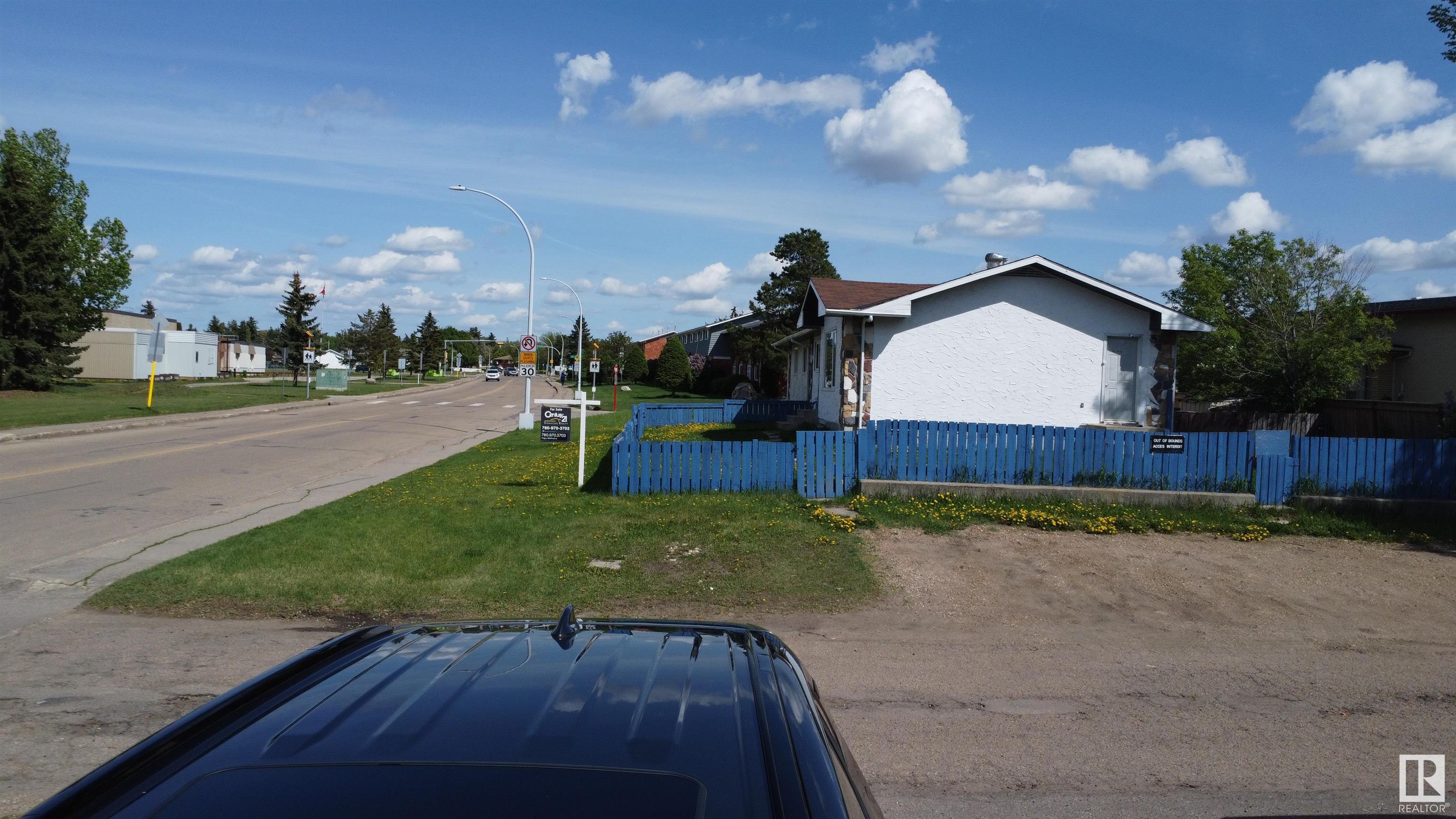 http://cdnparap120.paragonrels.com/ParagonImages/Property/p12/RAE/225351372/4/0/0/dea3c7305cca1b506b4f1e67d4b9a3e8/1/66046820efa6080d005baab47edfb420/225351372-ffe650b6-b141-4296-b7ce-2af482e6a405.JPG