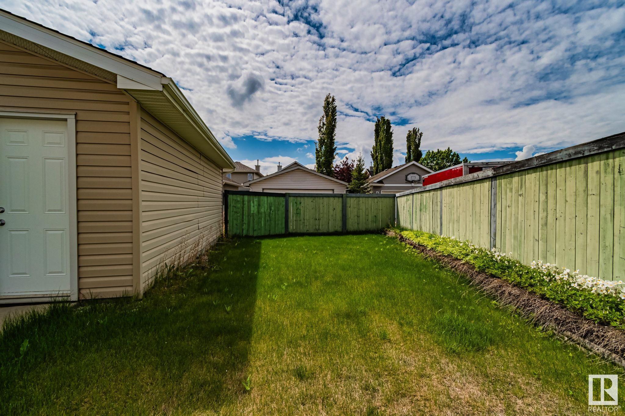 http://cdnparap120.paragonrels.com/ParagonImages/Property/p12/RAE/225351389/53/0/0/2c7a8c742191e8afd3d8c4e34f83d3c1/1/24cce278ab0c4d8221a118ac6aae1ad3/225351389-66bbdda6-3a9f-4bfa-90f8-f7f1e58893de.JPG
