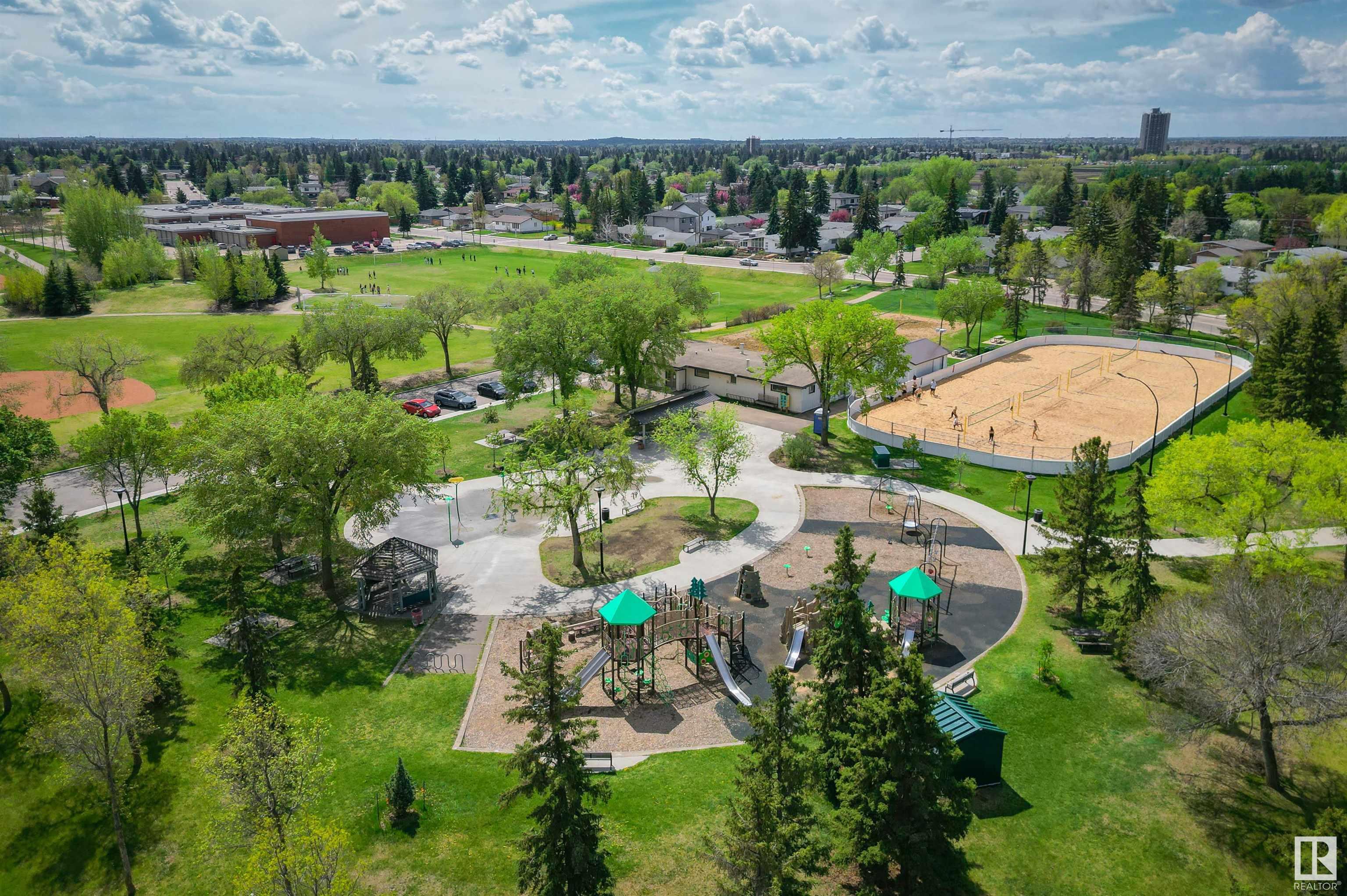 http://cdnparap120.paragonrels.com/ParagonImages/Property/p12/RAE/225351602/52/0/0/d6491cc7261d5170d1df6744b8fea93f/1/1a52de7ee4ae2b2bcf6d3a3030b47887/225351602-745425B1-316D-49AF-A28D-0BB82E43C3AD.JPG