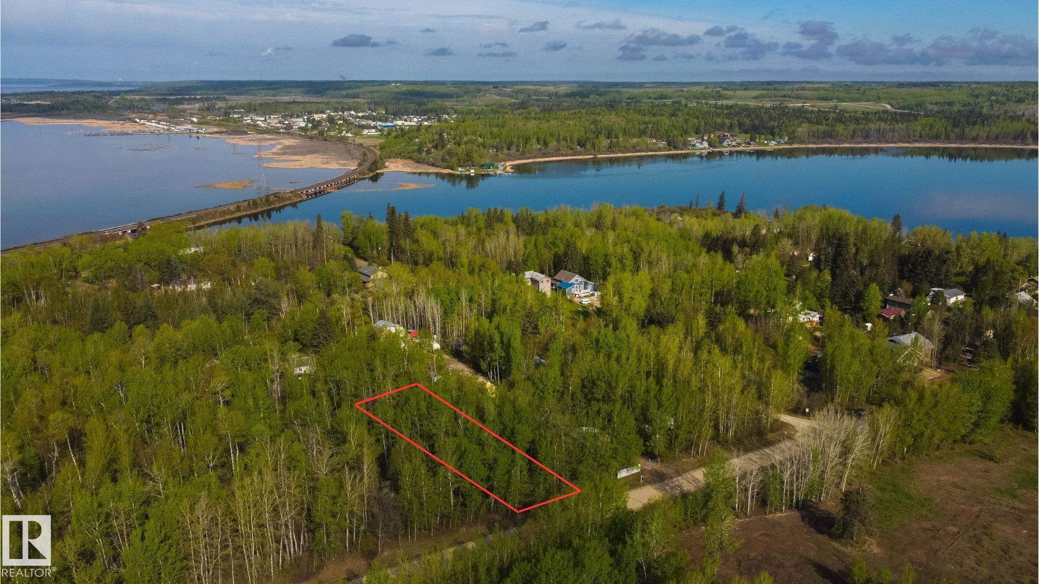 Photo 2 at 305 - 53102 Rge Road 40, Moonlight Bay, Rural Parkland County