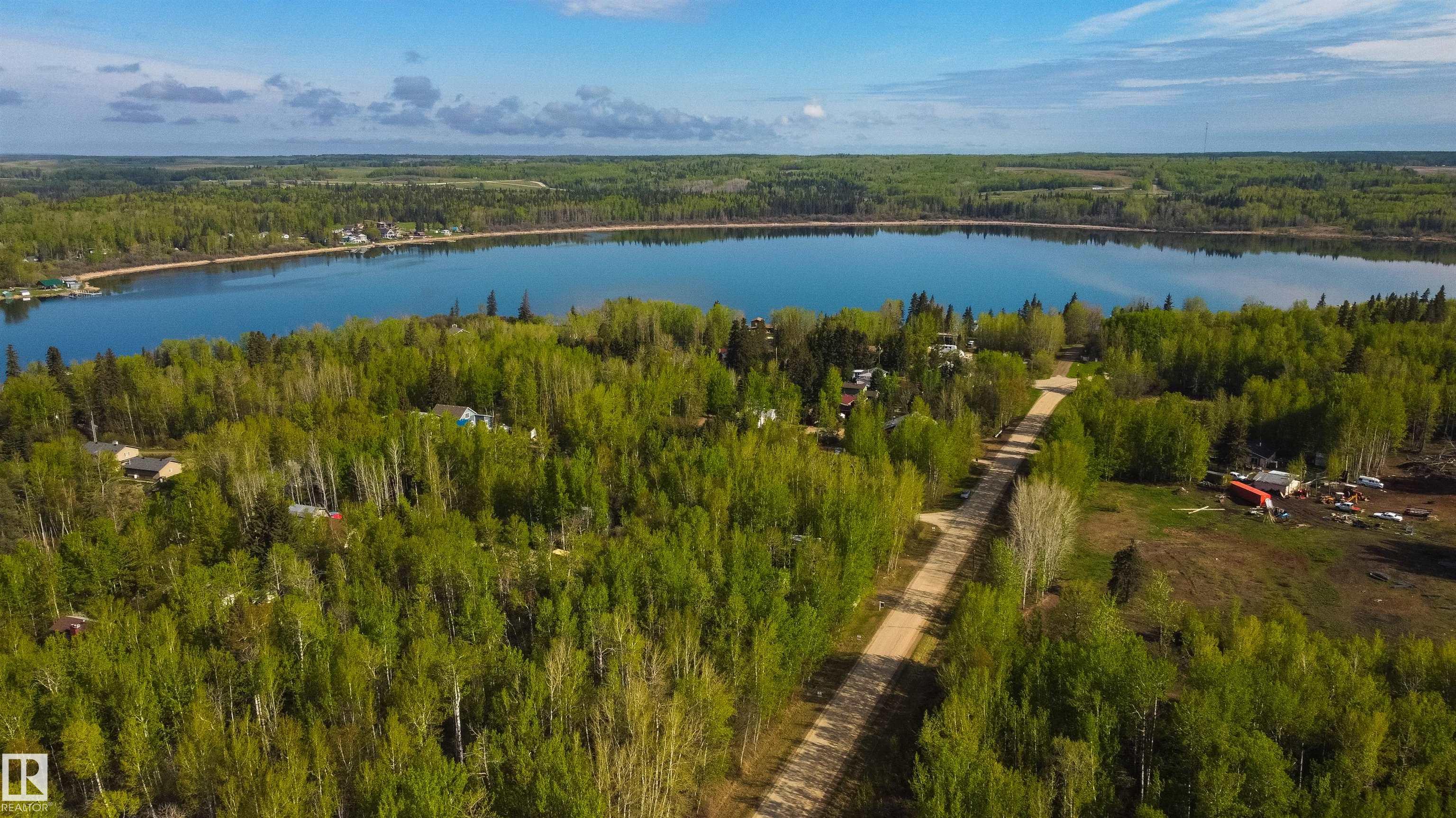Photo 4 at 305 - 53102 Rge Road 40, Moonlight Bay, Rural Parkland County