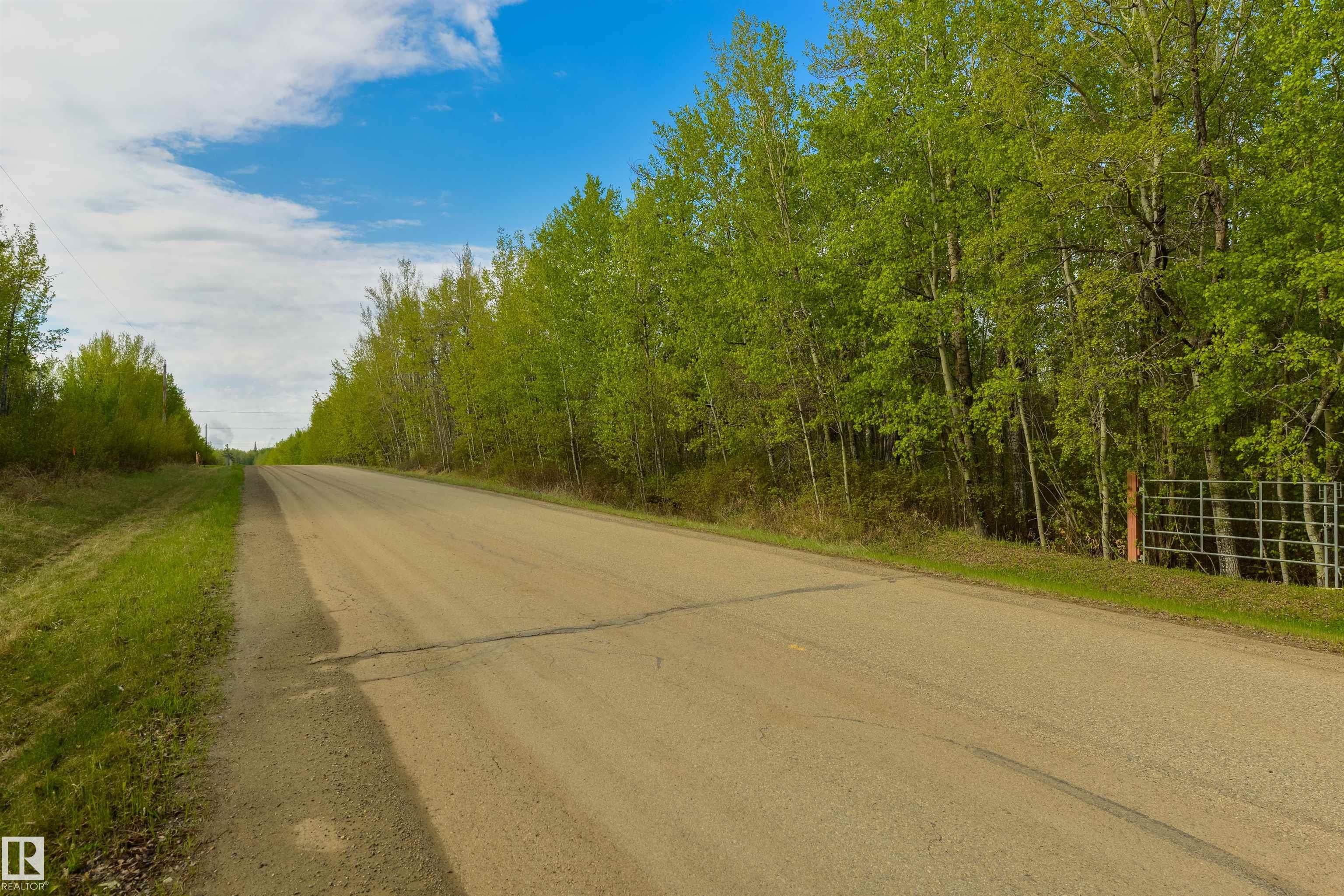 Photo 9 at 305 - 53102 Rge Road 40, Moonlight Bay, Rural Parkland County