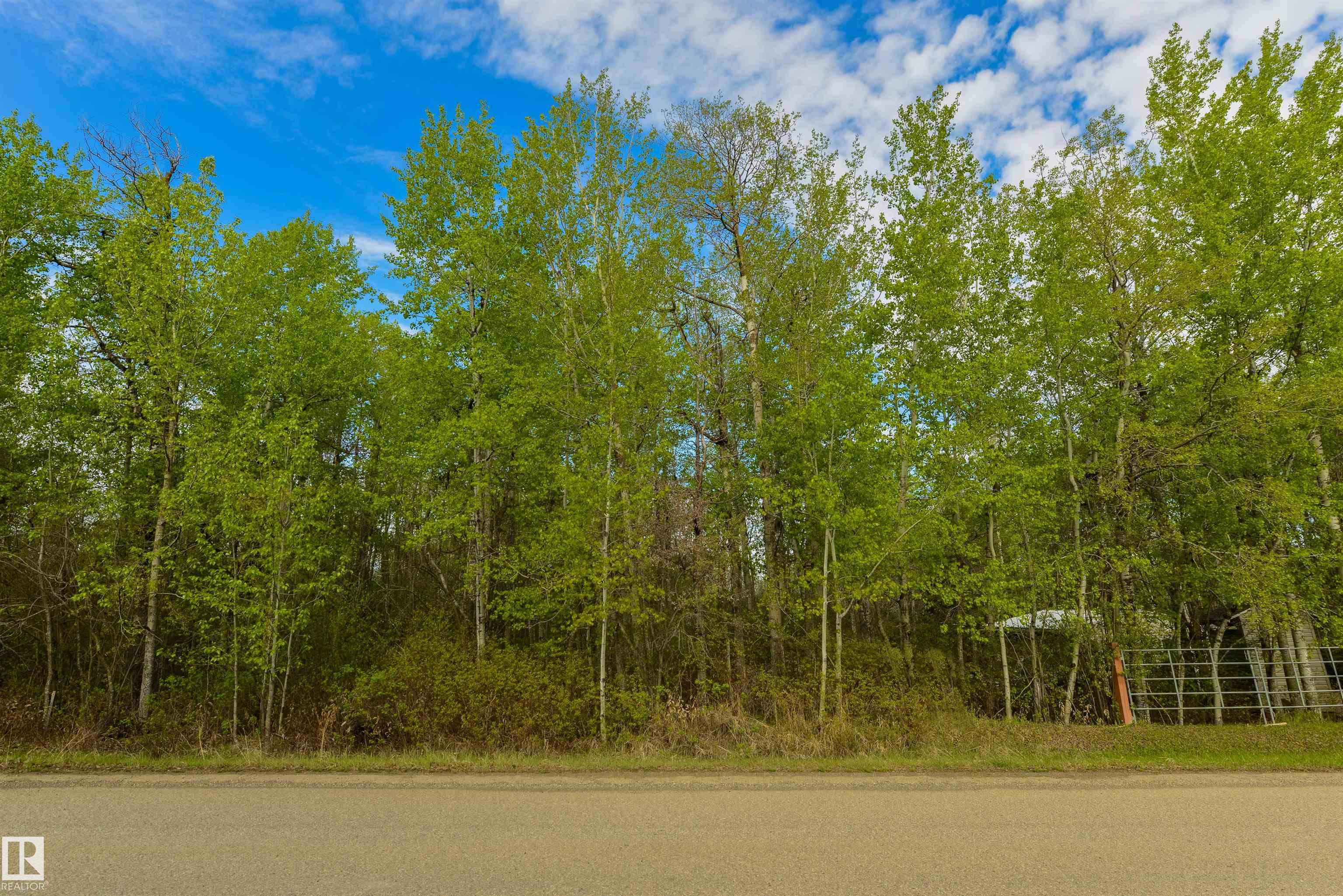 Photo 10 at 305 - 53102 Rge Road 40, Moonlight Bay, Rural Parkland County