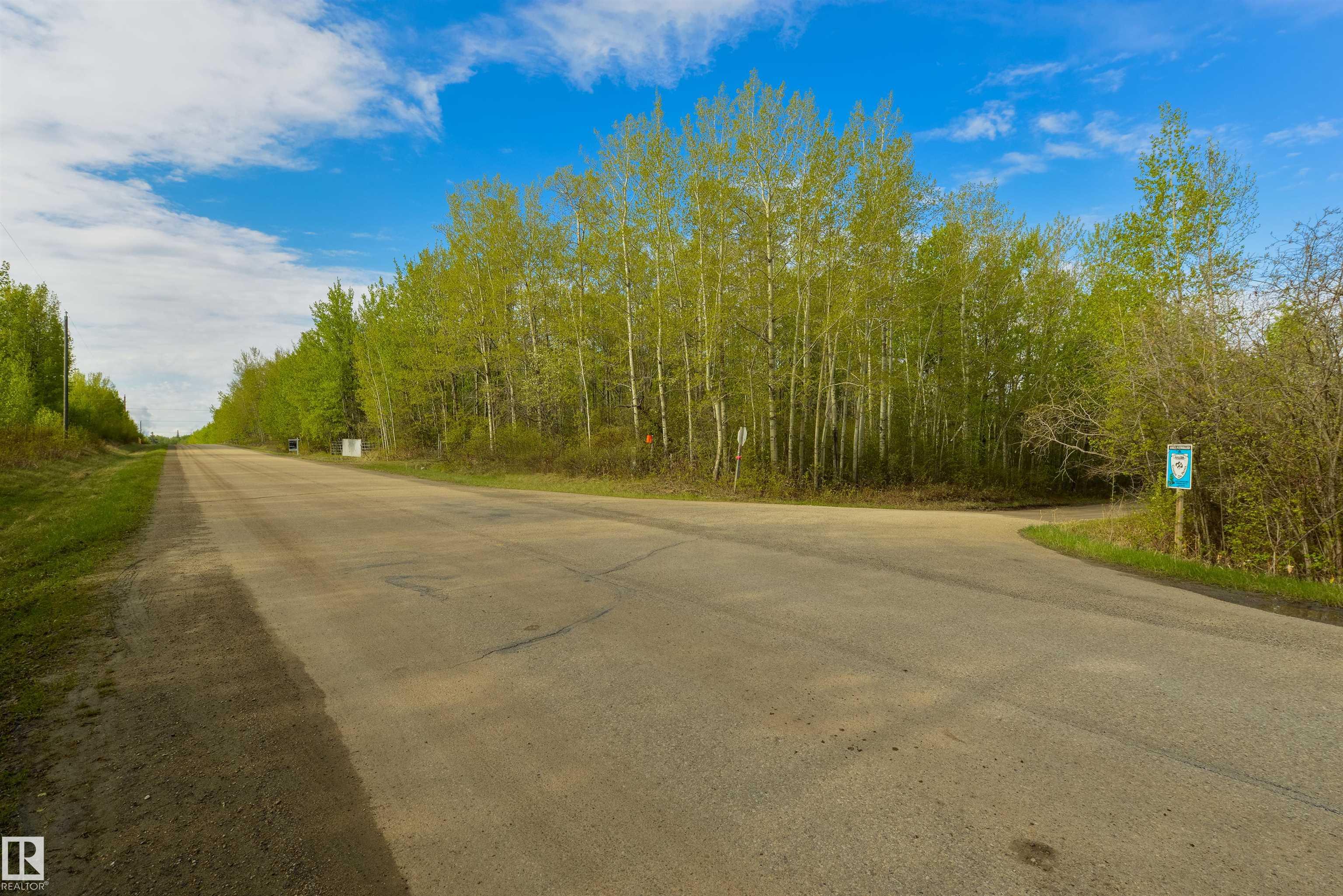 Photo 10 at 309 - 53102 Rge Road 40, Moonlight Bay, Rural Parkland County