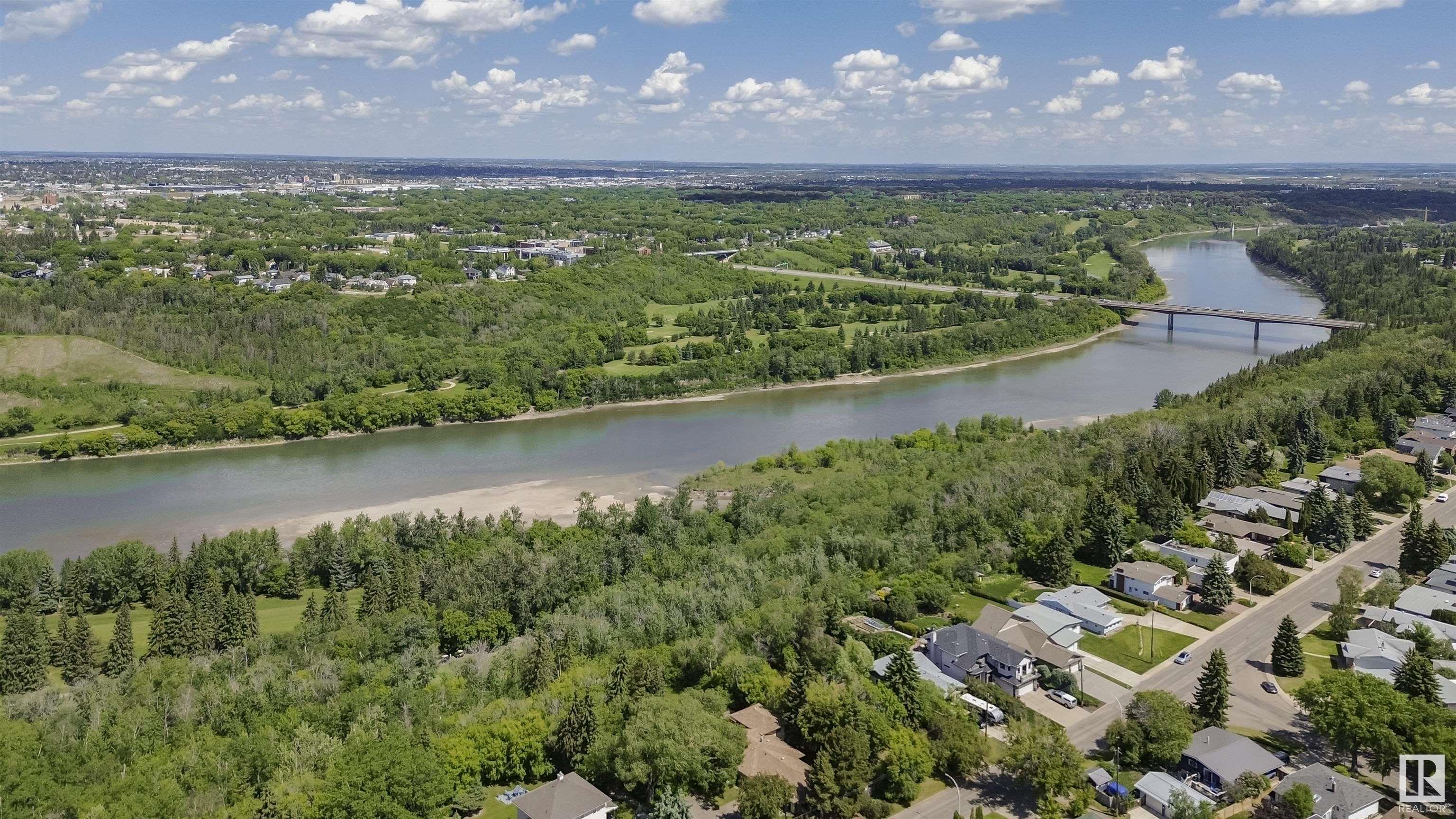 http://cdnparap120.paragonrels.com/ParagonImages/Property/p12/RAE/225351907/61/0/0/7b791ed378b906123cbc802f74a72887/1/f93c5442966822652ebae91032d1b287/225351907-a9f7ab60-75a1-4ece-acbc-c2f470309bde.JPG