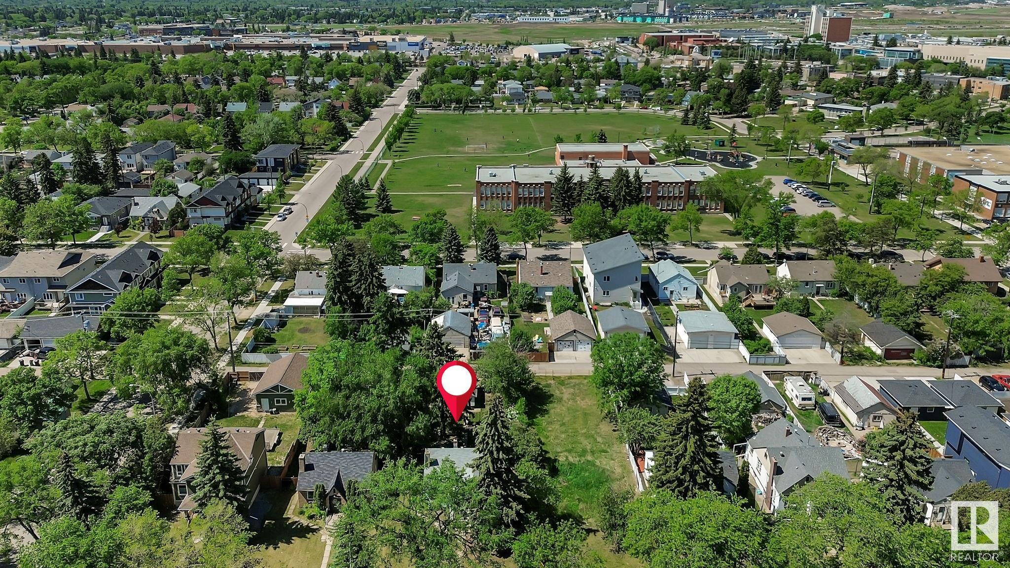 http://cdnparap120.paragonrels.com/ParagonImages/Property/p12/RAE/225352396/16/0/0/a85a96e6ea835c6fb20b0ed48729d69d/1/a229a0fd4f1e649c12833c92652ad21f/225352396-d7b5b037-3b08-4927-87dc-6db83787744c.JPG