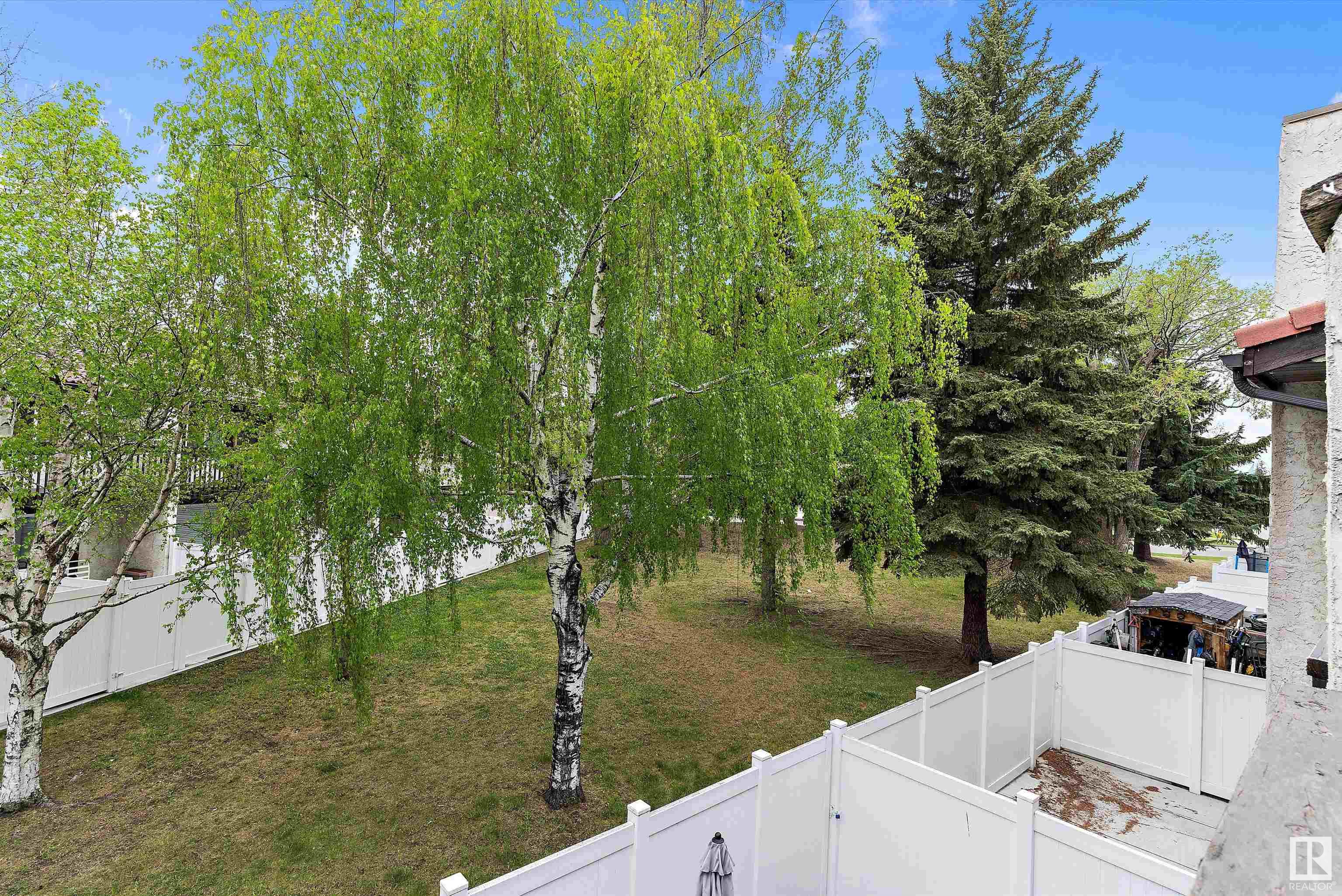 http://cdnparap120.paragonrels.com/ParagonImages/Property/p12/RAE/225352421/7/0/0/1c6da0ce78b1f3d1eccfbdbb0cba1627/1/a97a6c8857180786d7b06dff4b54927a/225352421-8EDF65D5-2FAC-47D0-925A-E812A1613D7A.JPG