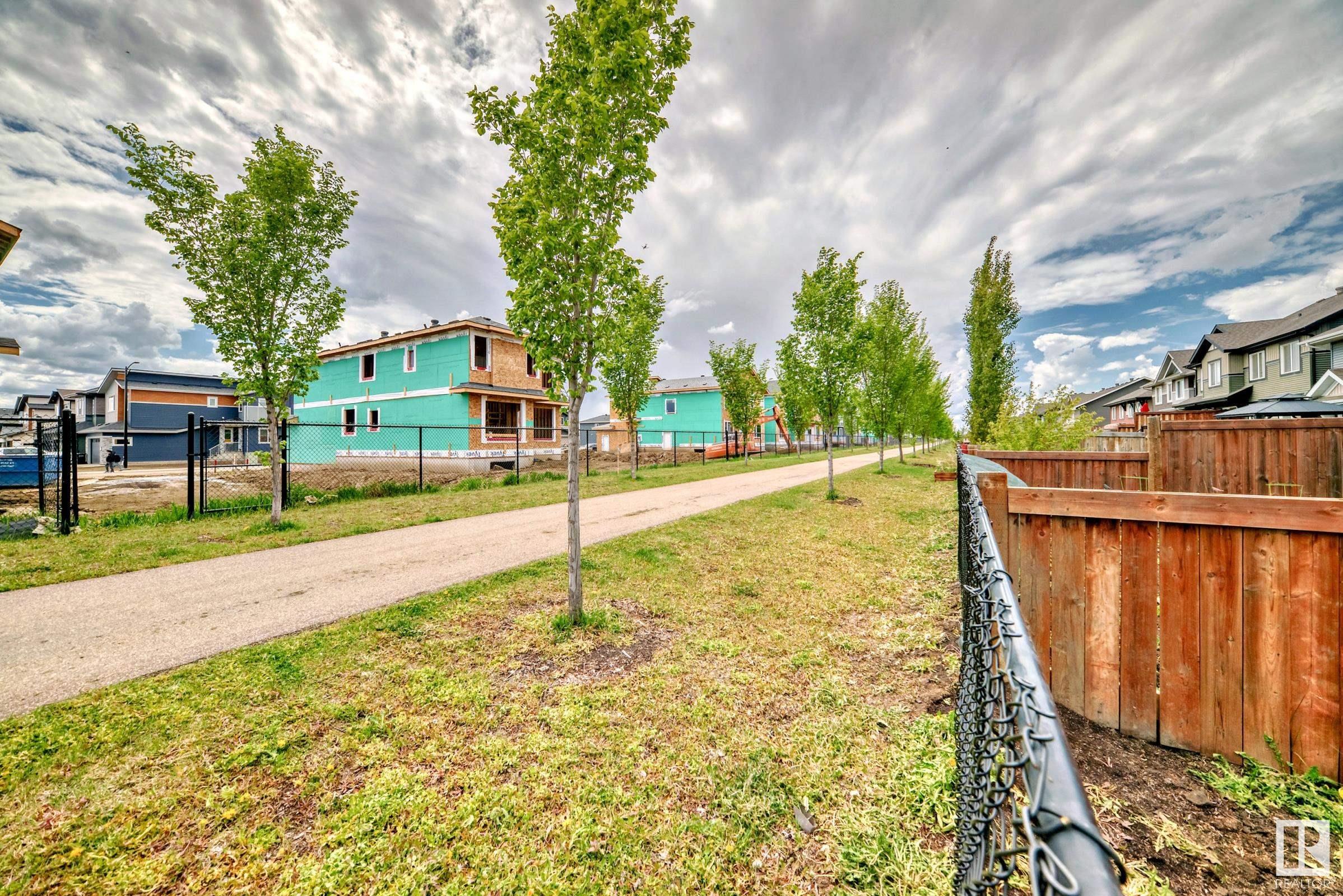 http://cdnparap120.paragonrels.com/ParagonImages/Property/p12/RAE/225352426/27/0/0/270b99894d3784809a00c0e568f044b2/1/ed178cc00b3aba01bb3da8ebd5086fbe/225352426-d515ca05-19d1-47d9-9952-8642658e492c.JPG