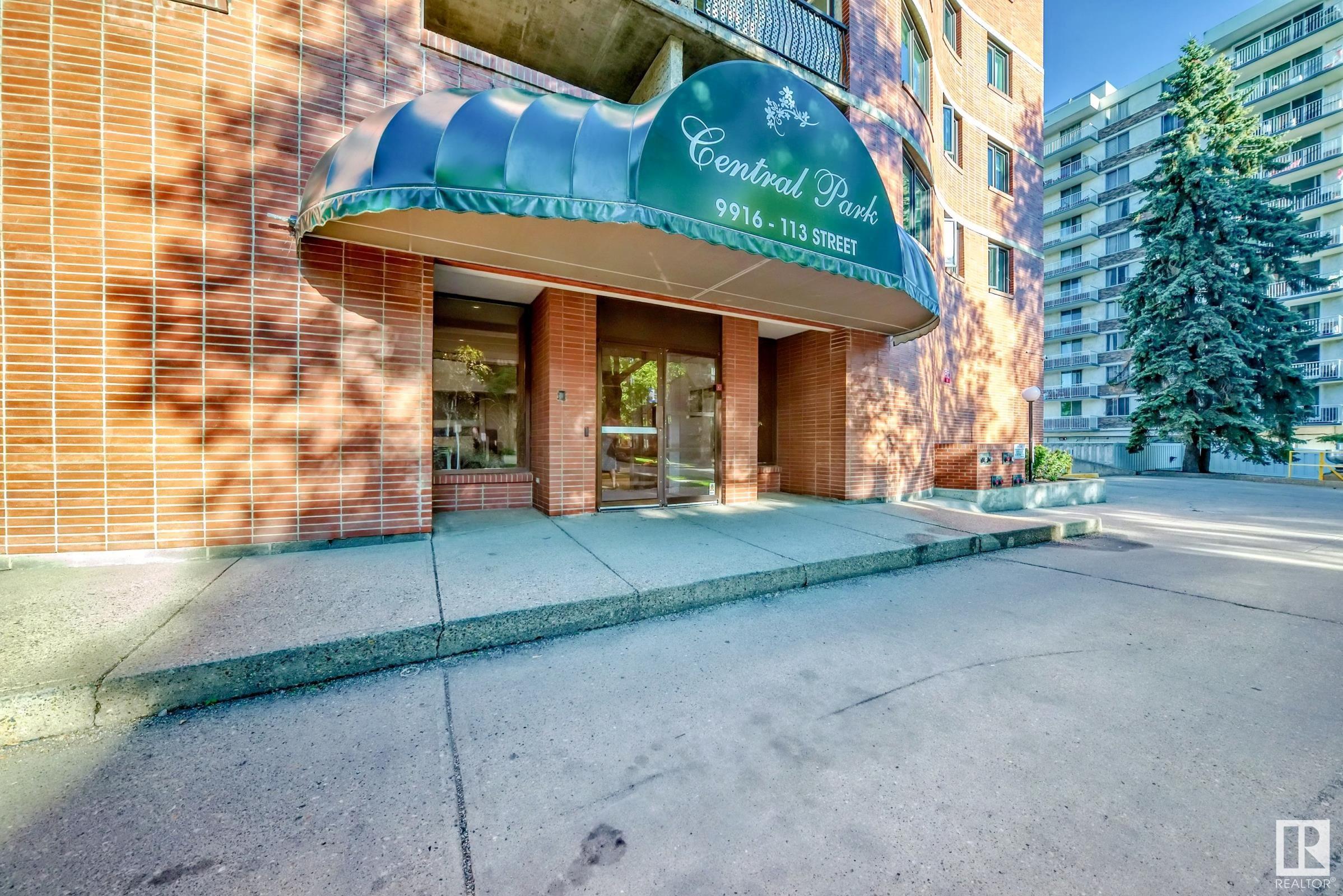 http://cdnparap120.paragonrels.com/ParagonImages/Property/p12/RAE/225352506/44/0/0/41b3ae95df54de67c16bbd39ffe0c8d9/1/814f83454f858e17936c8ff58c19263f/225352506-3f16c98d-530f-40b3-9eef-9a2b0d431522.JPG