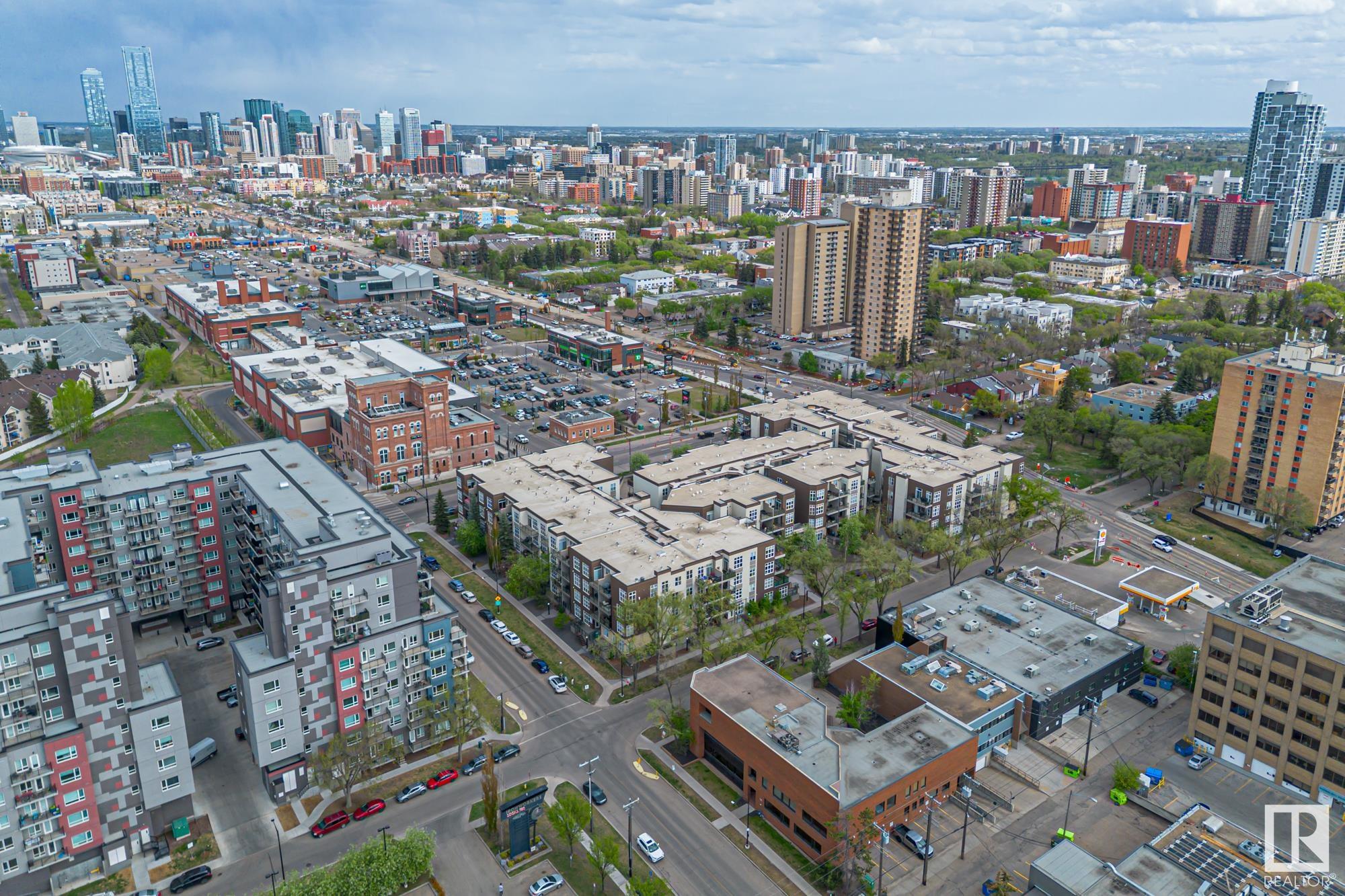 http://cdnparap120.paragonrels.com/ParagonImages/Property/p12/RAE/225352628/40/0/0/93e9308c263c16cbd5f07dca3cc144f4/1/5a9da975f69de4bcd85eb45525ba286b/225352628-0EB63A86-F1C4-493A-84F9-BE20D039E38E.JPG