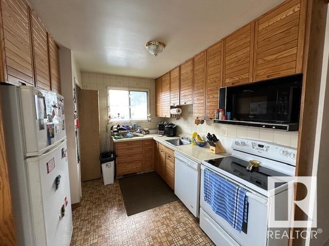 http://cdnparap120.paragonrels.com/ParagonImages/Property/p12/RAE/225352867/7/0/0/d2d1296ef5287df4b36c61c1b7f15e9c/1/2eae0d6b9c81130016c8ca0f117f5e88/225352867-0156887d-8514-4da5-ae61-70e9432f9bfa.JPG