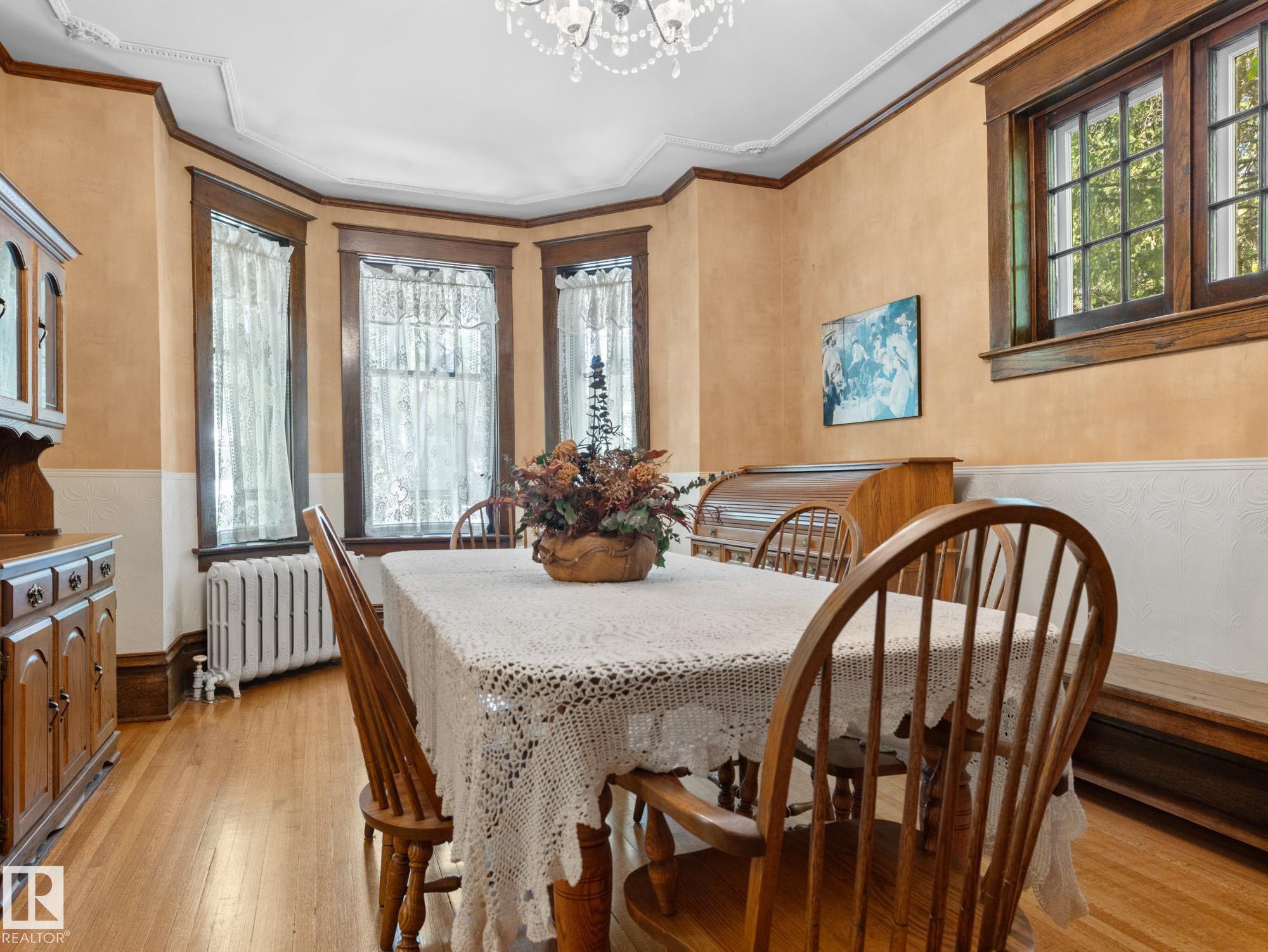 Photo 13 at 10317 Villa Avenue NW, Westmount, Edmonton