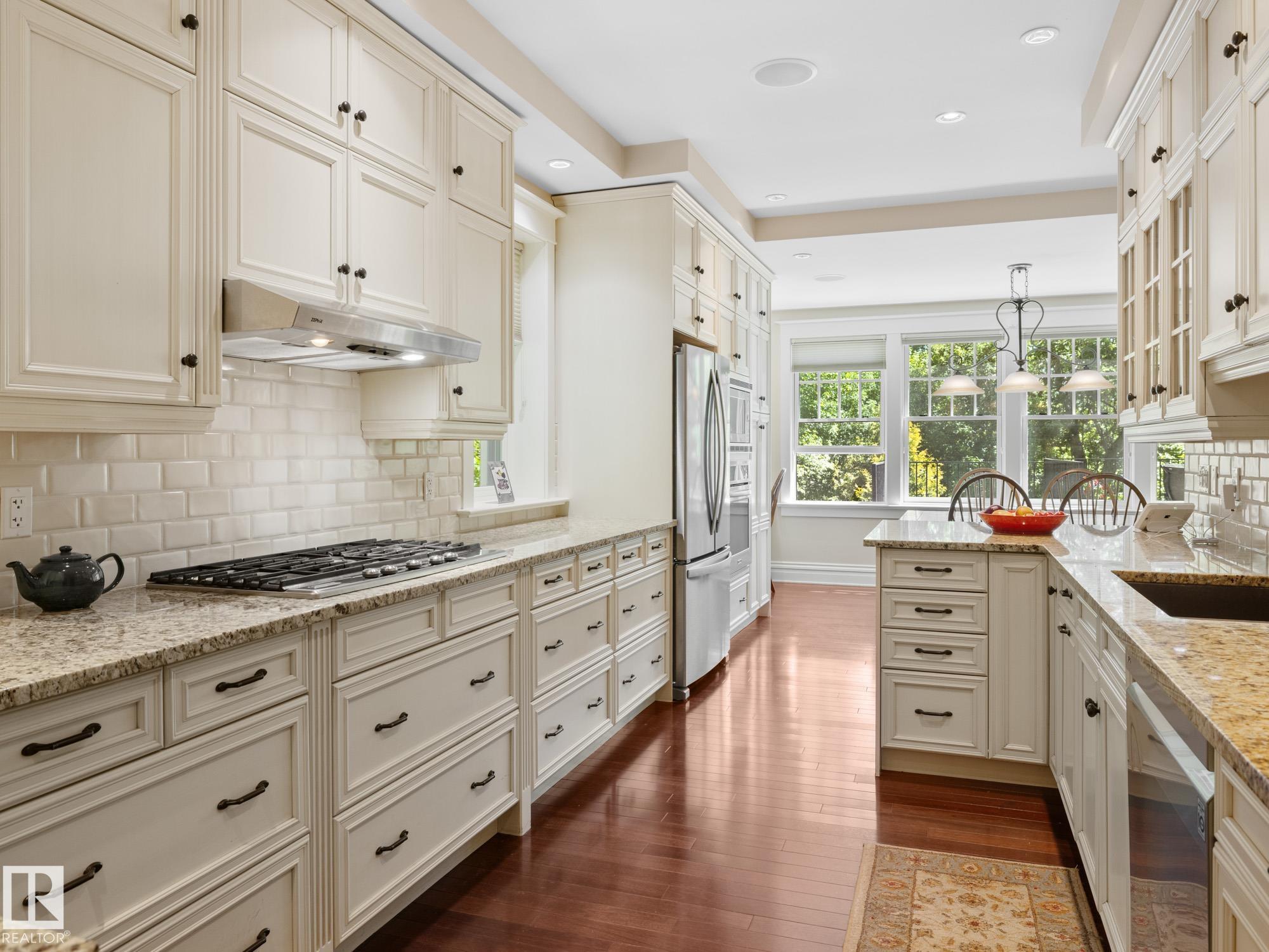 Photo 16 at 10317 Villa Avenue NW, Westmount, Edmonton