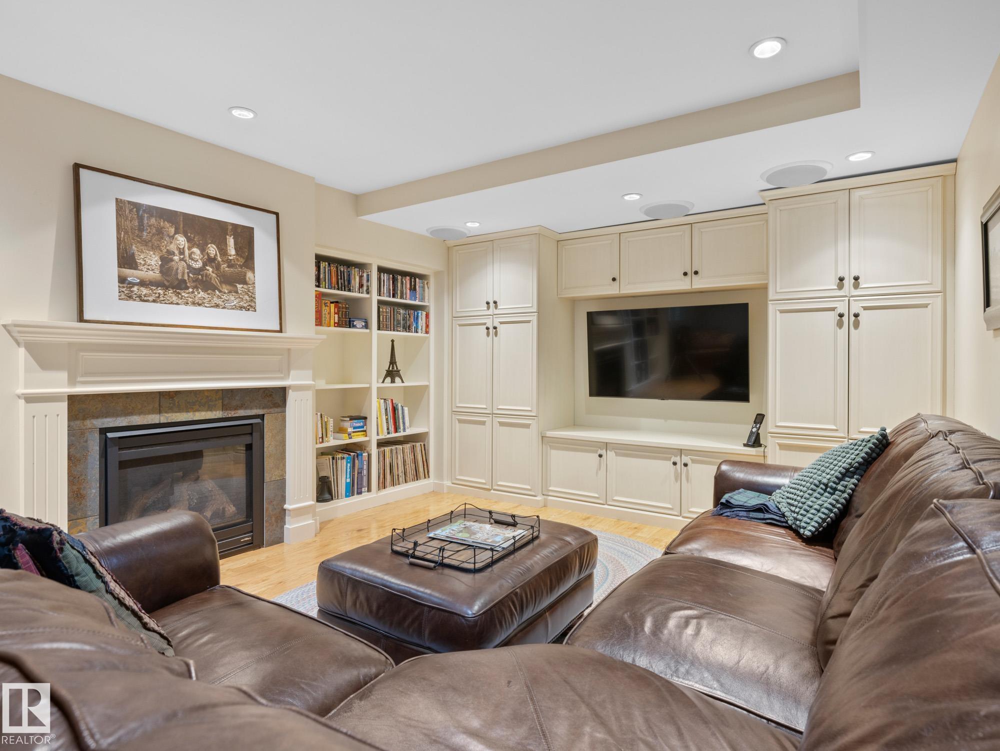 Photo 35 at 10317 Villa Avenue NW, Westmount, Edmonton