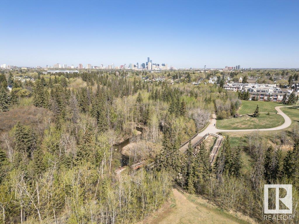 http://cdnparap120.paragonrels.com/ParagonImages/Property/p12/RAE/225353787/68/0/0/eb0534f9227f389313bd35a1be8432c2/1/d5de63221b1ce4d1f14b721684fbff30/225353787-801ea8ed-223d-47eb-8b4e-ed3a545f778a.JPG