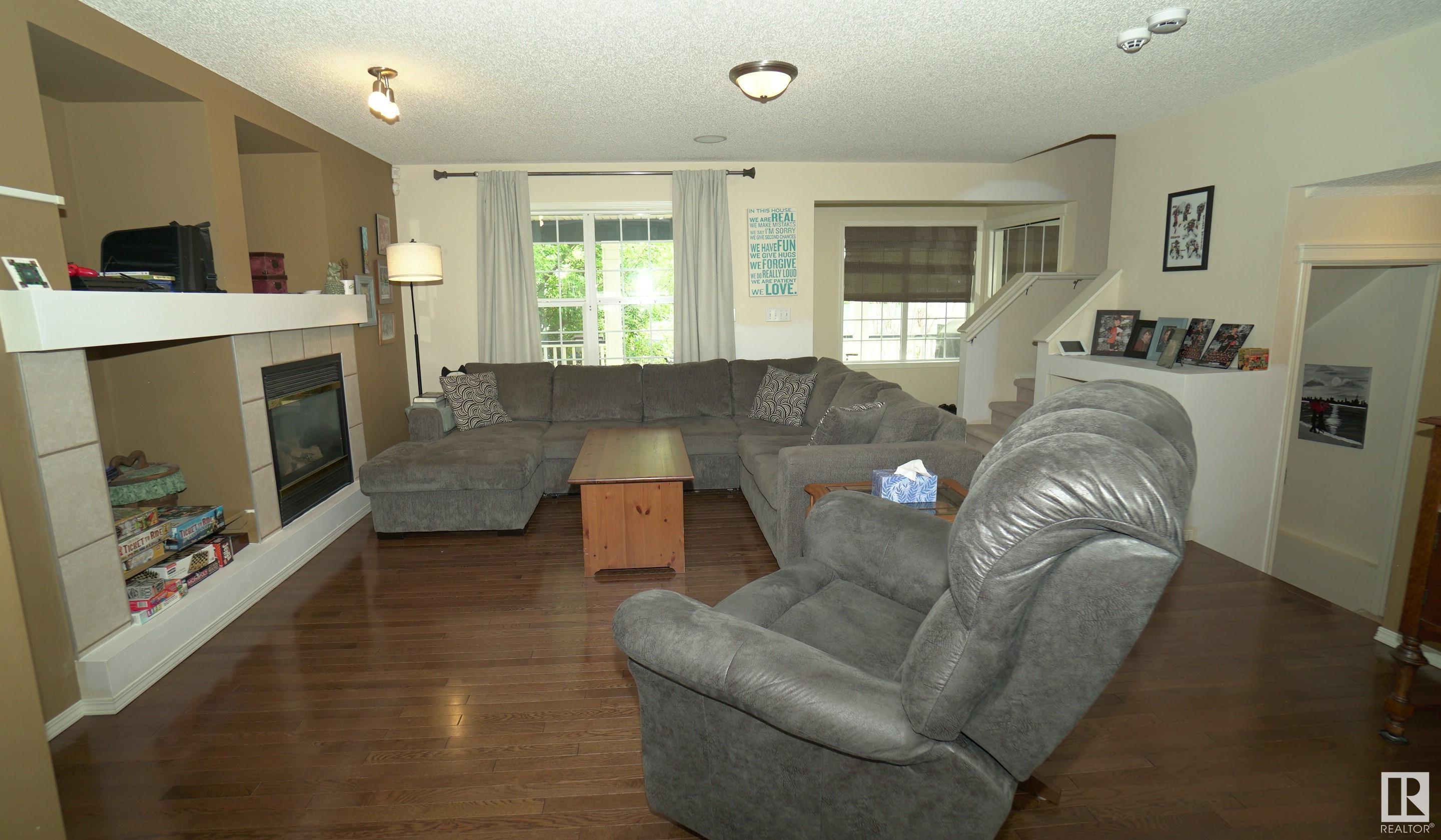 http://cdnparap120.paragonrels.com/ParagonImages/Property/p12/RAE/225353887/13/0/0/27df81ee73a68c0197f84c7e88b289bd/1/7093582897c40de349533a2091864e31/225353887-4e35a272-6aaa-4853-81ee-e04920d4bb59.JPG