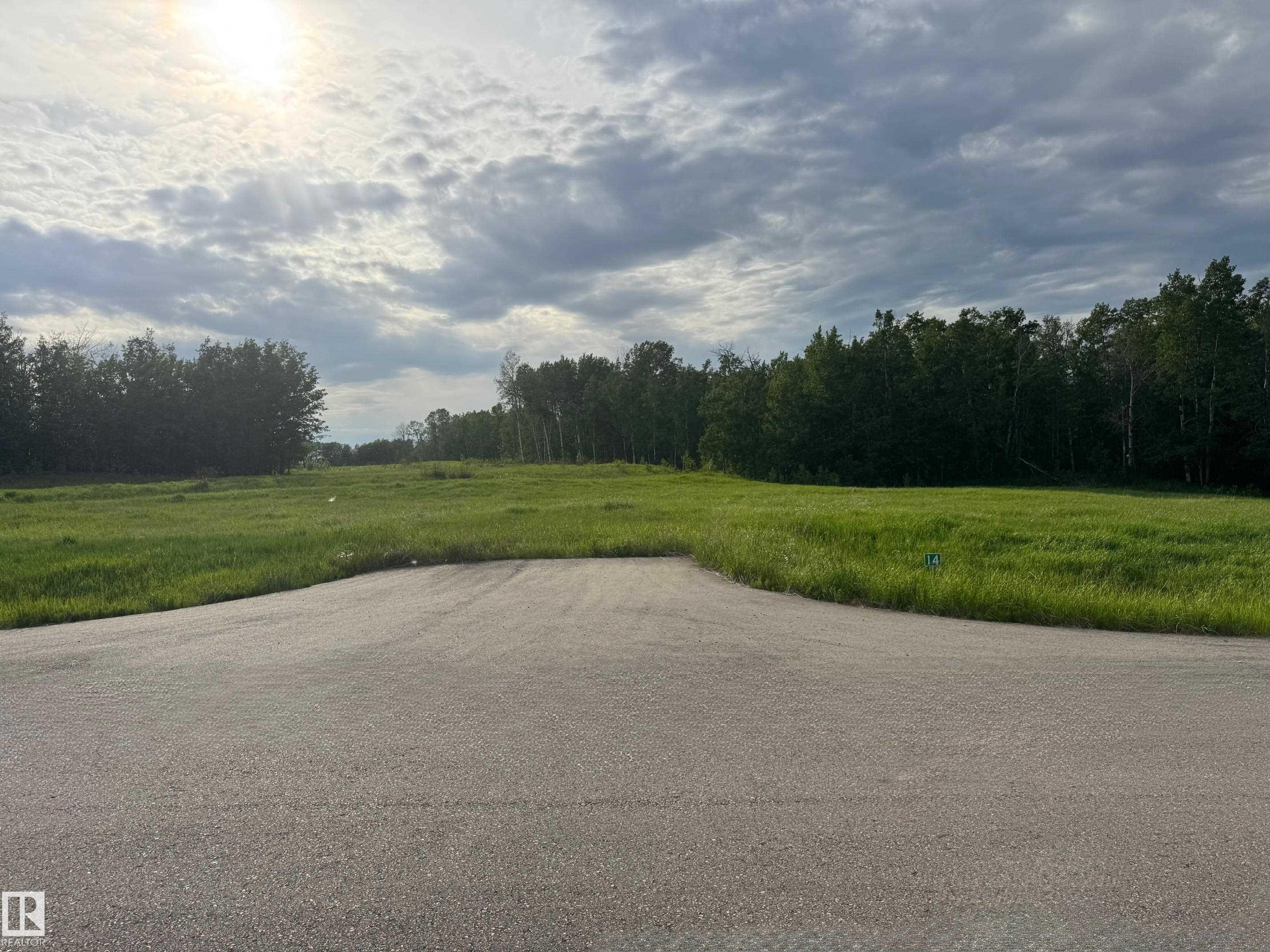 Photo 3 at 14 - 53214 Rge Road 13, Leeward Estates, Rural Parkland County