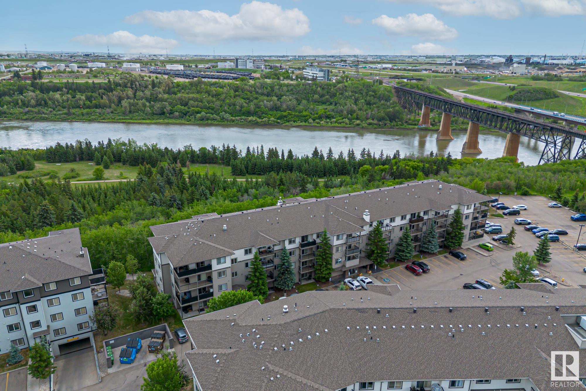 http://cdnparap120.paragonrels.com/ParagonImages/Property/p12/RAE/225353987/23/0/0/f92e843ff45fb38f995380ea005a933a/1/85c3fa81caf736da1c5100730595485c/225353987-55a44c47-665e-496f-9e1d-af299320fba5.JPG
