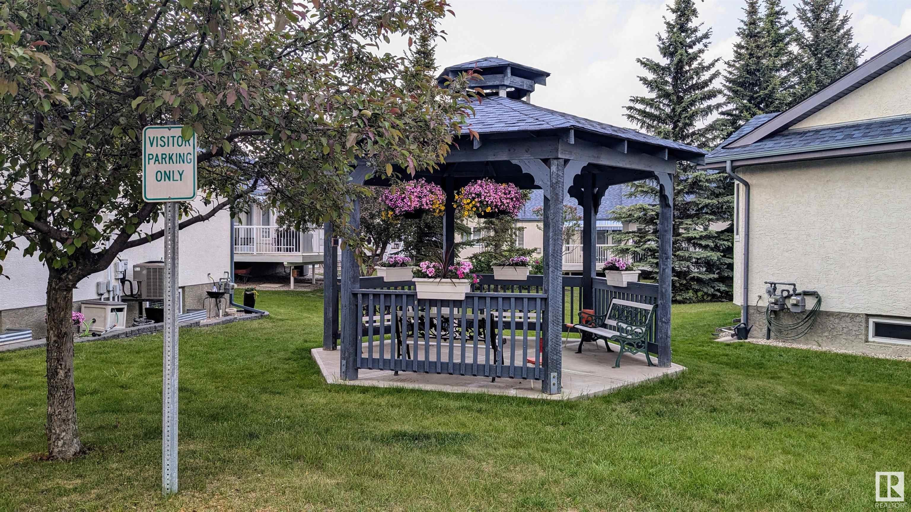 http://cdnparap120.paragonrels.com/ParagonImages/Property/p12/RAE/225354118/29/0/0/a1ca3f726621018af8aa47d93c010e63/1/86e7a0e56ccd5c918927b96e7d7efdb5/225354118-dff91126-1639-46d3-8044-6052dcff9d4c.JPG
