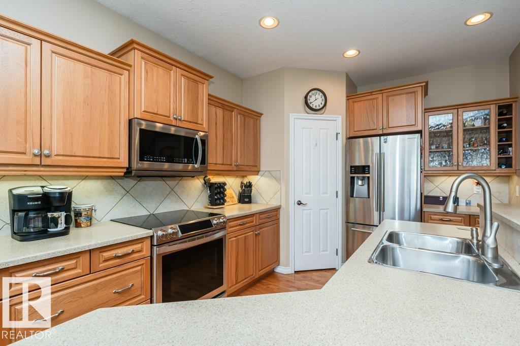 Photo 8 at 6 Woods Court, Windrose, Leduc