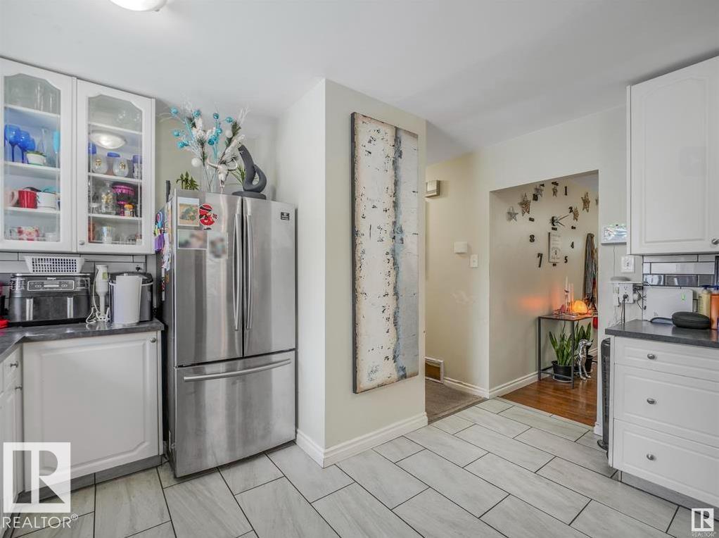 Photo 3 at 9524 129a Avenue NW, Killarney, Edmonton