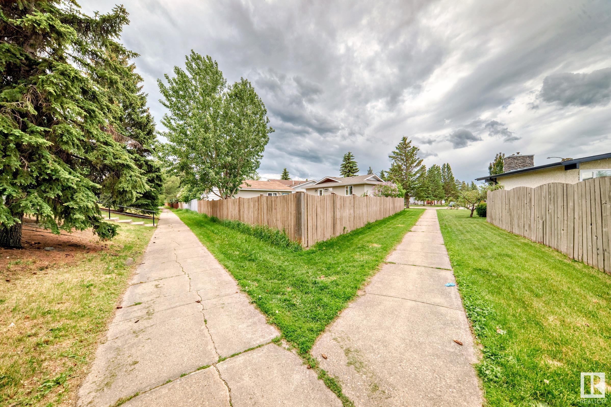 http://cdnparap120.paragonrels.com/ParagonImages/Property/p12/RAE/225354503/49/0/0/6d4292eaafc37fbd1f98e46754285fc2/1/3105d3f2d5fcea45ba7087fe139758eb/225354503-198810b1-f11f-46bd-8271-1f67d75b3041.JPG