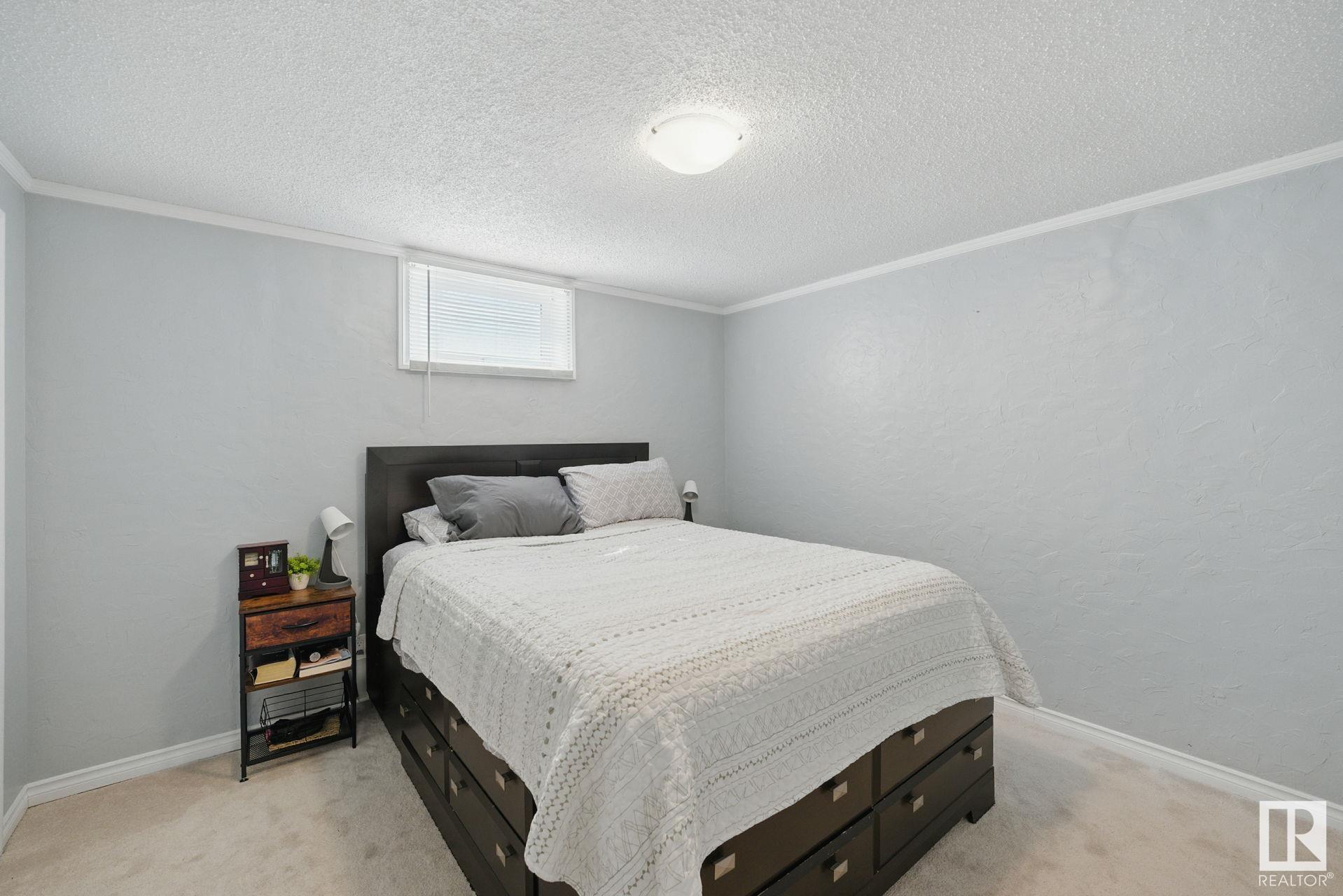http://cdnparap120.paragonrels.com/ParagonImages/Property/p12/RAE/225354865/26/0/0/b6f6b97a842e8f6d4f1468c55cba26b5/1/9a879522b58379d67e2b3d00078691e6/225354865-4638747b-fa1a-4bb6-83f5-fb6bada302c8.JPG