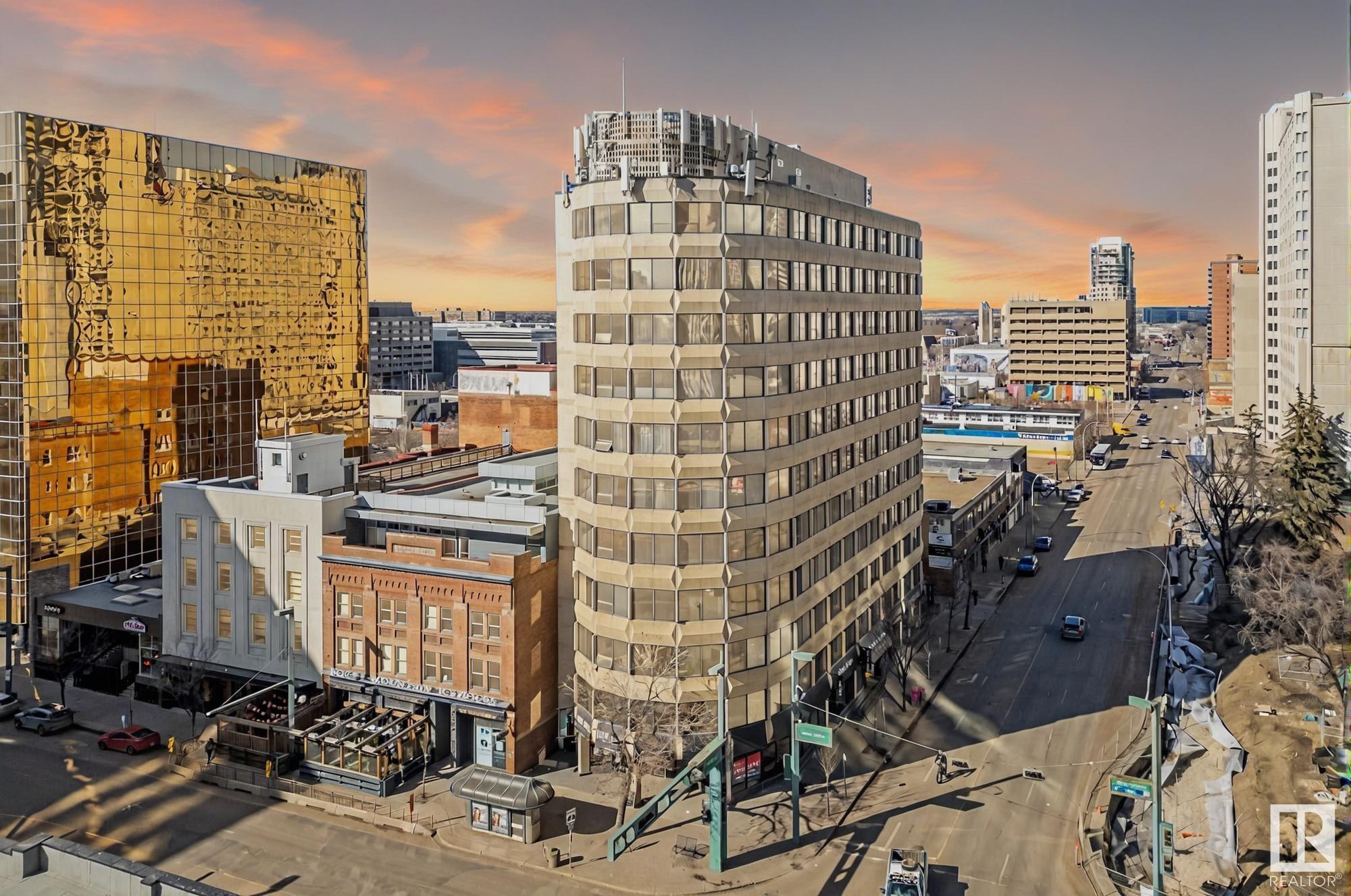 702 - 10106 105 Street NW, Downtown, Edmonton 2
