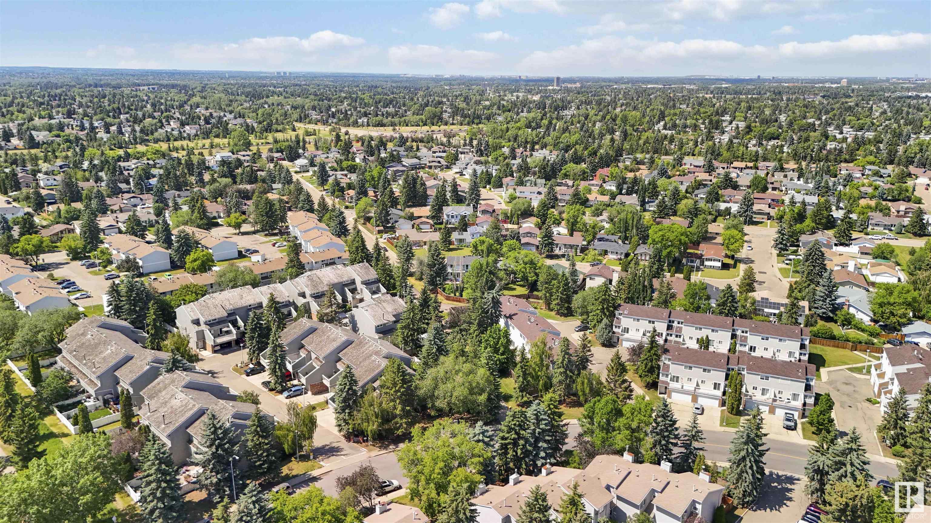http://cdnparap120.paragonrels.com/ParagonImages/Property/p12/RAE/225355050/57/0/0/fee4bdcde5296a492e3c8e555f2b86dd/1/1984e8da19e8c3e47e4f3f103d5bcd1d/225355050-bda923a8-063c-48f7-972a-15ffbd186ecd.JPG