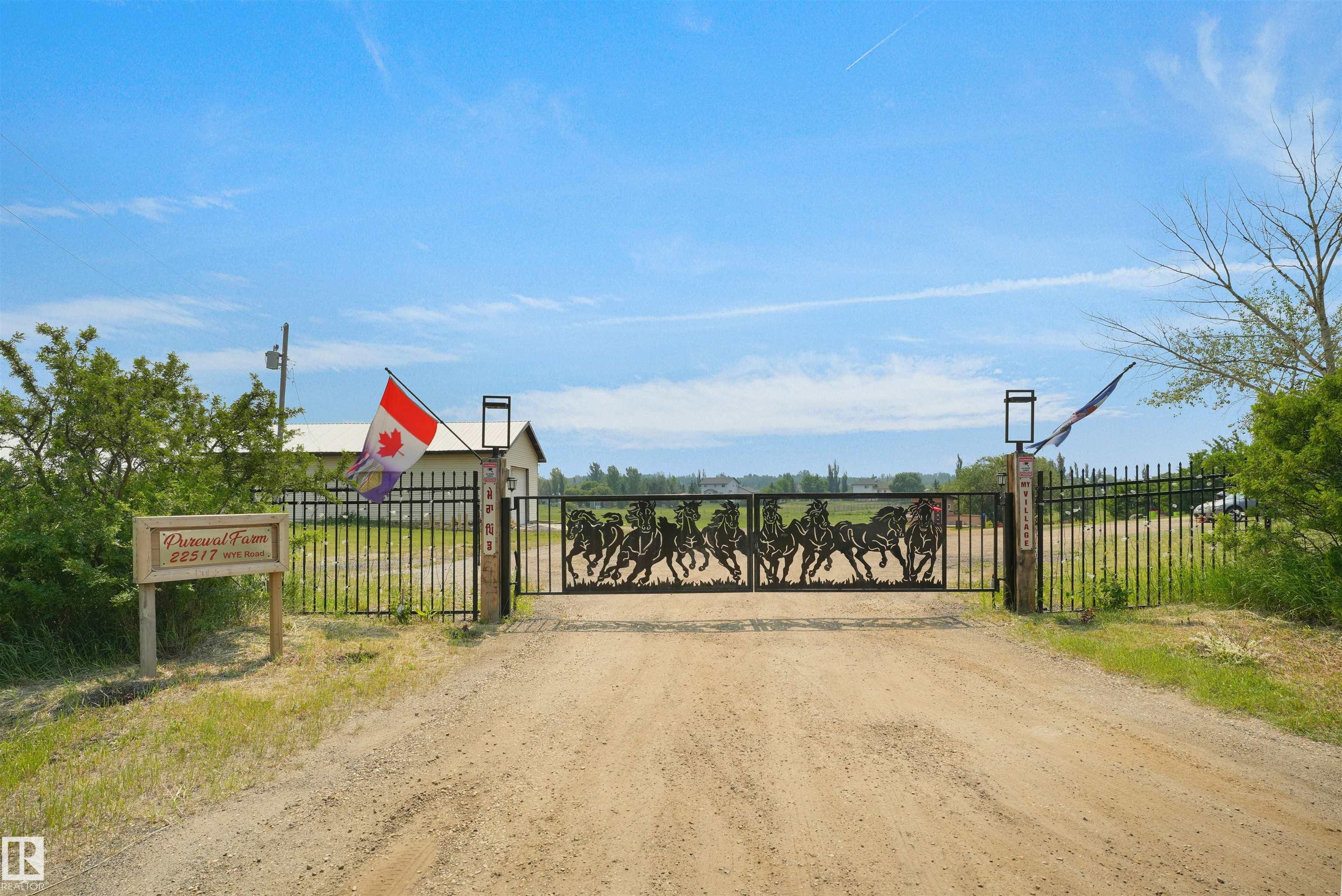 Photo 2 at 22517 Wye Road, Lorrelind Estates, Rural Strathcona County