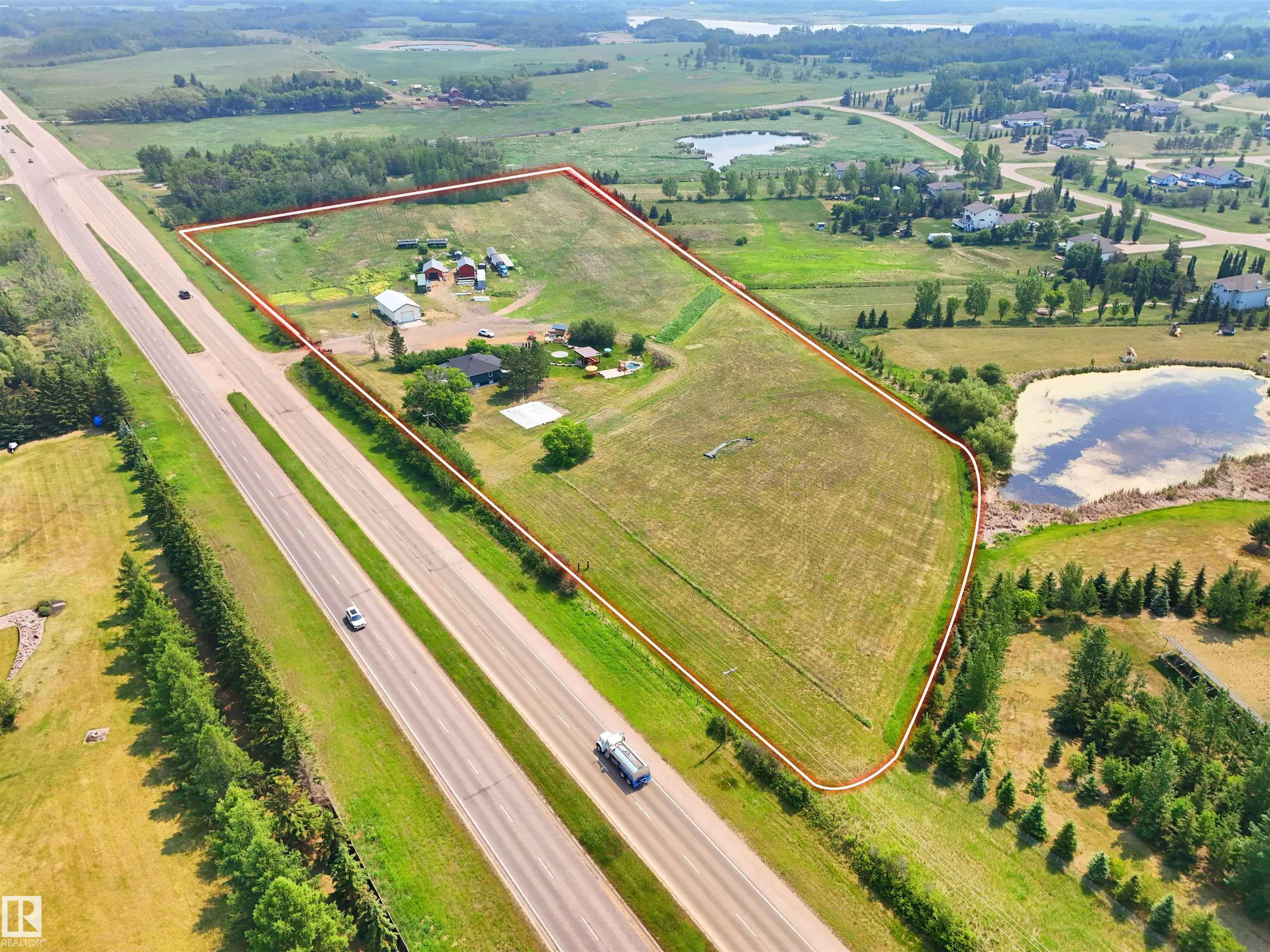 Photo 11 at 22517 Wye Road, Lorrelind Estates, Rural Strathcona County