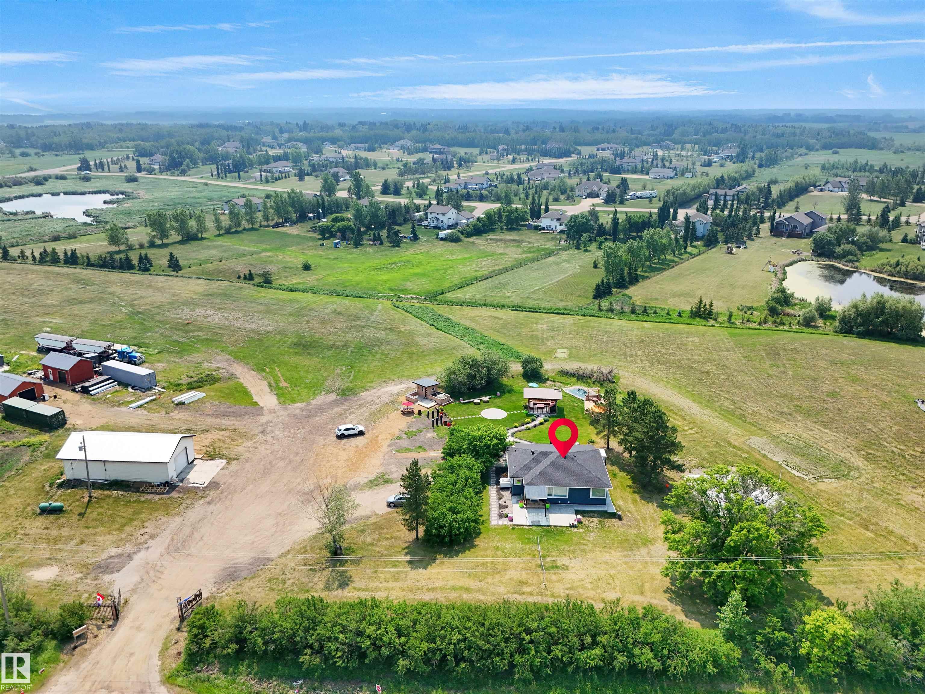 Photo 5 at 22517 Wye Road, Lorrelind Estates, Rural Strathcona County