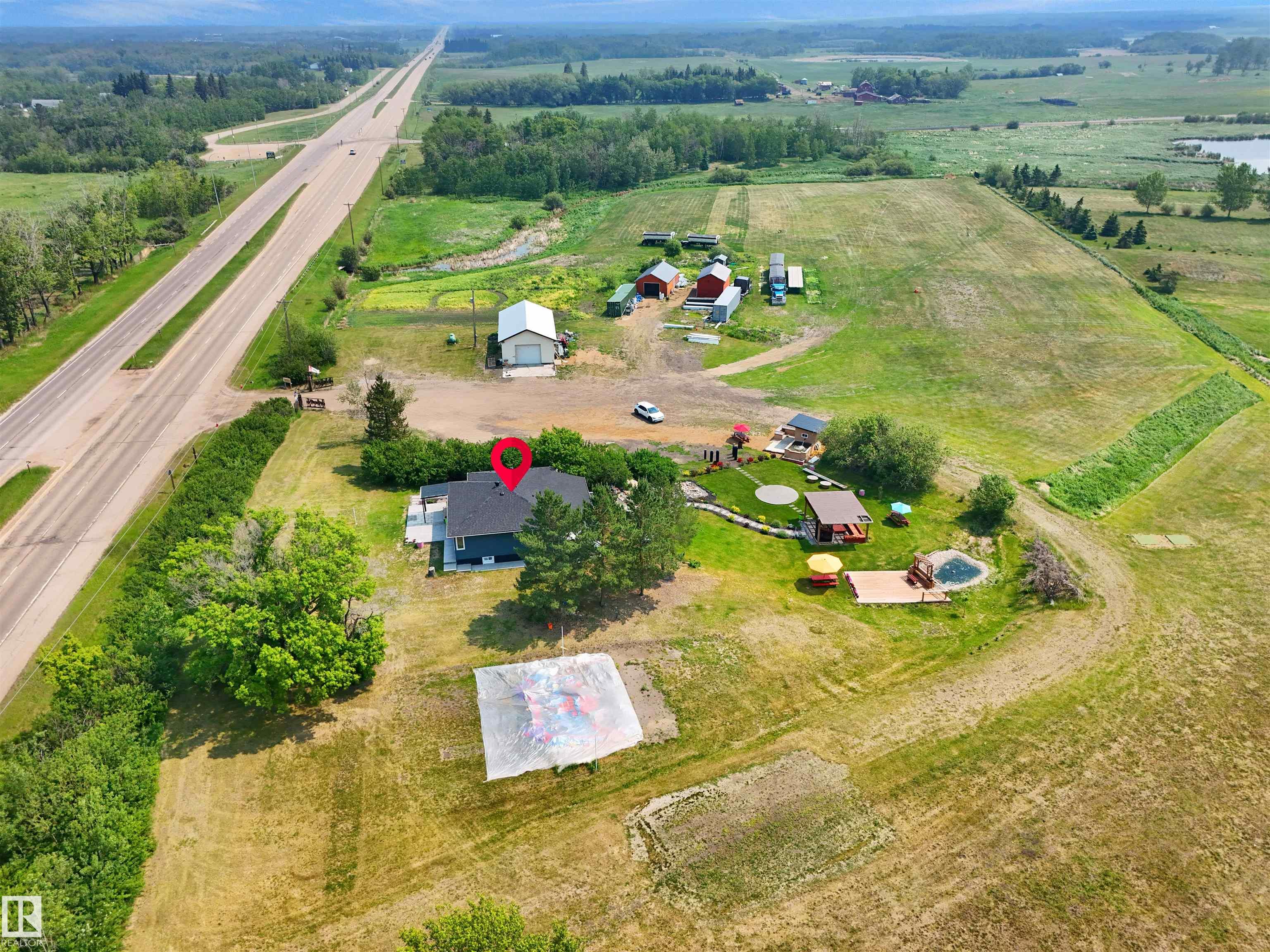 Photo 10 at 22517 Wye Road, Lorrelind Estates, Rural Strathcona County