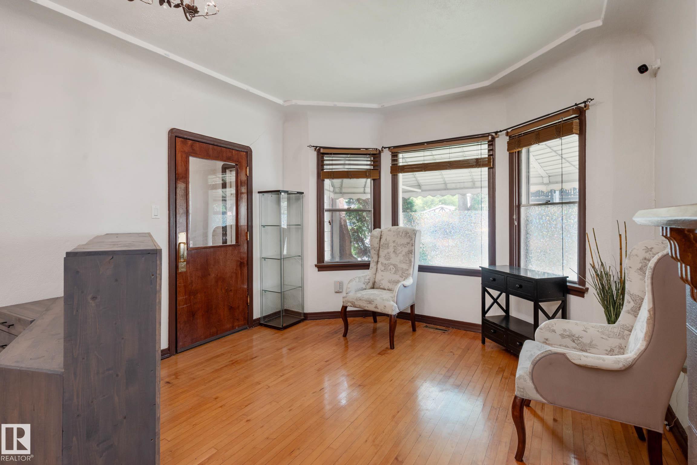 Picture for 10153 122 ST NW