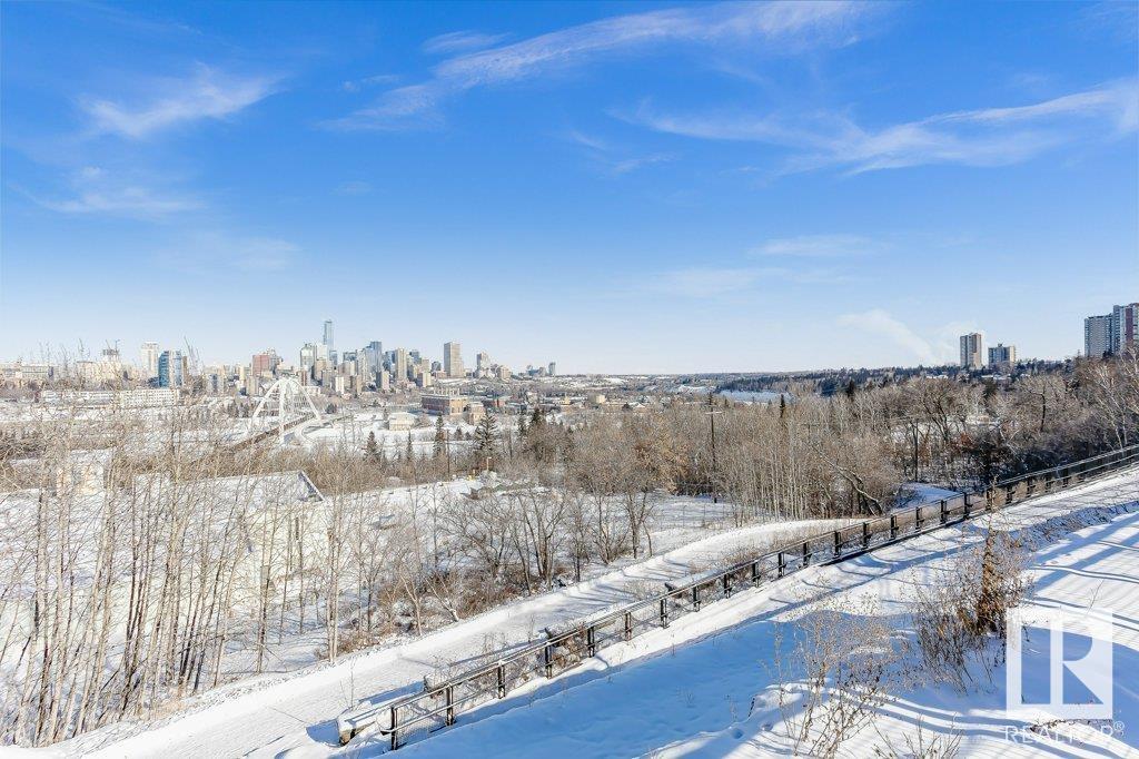http://cdnparap120.paragonrels.com/ParagonImages/Property/p12/RAE/225355091/37/0/0/c782d16661e56cd8225c7f4dc8419745/1/90d8371c8a7c3fb6a53b11f70e467113/225355091-F340E03E-7A7E-46EB-A8A4-7140E4916F73.JPG