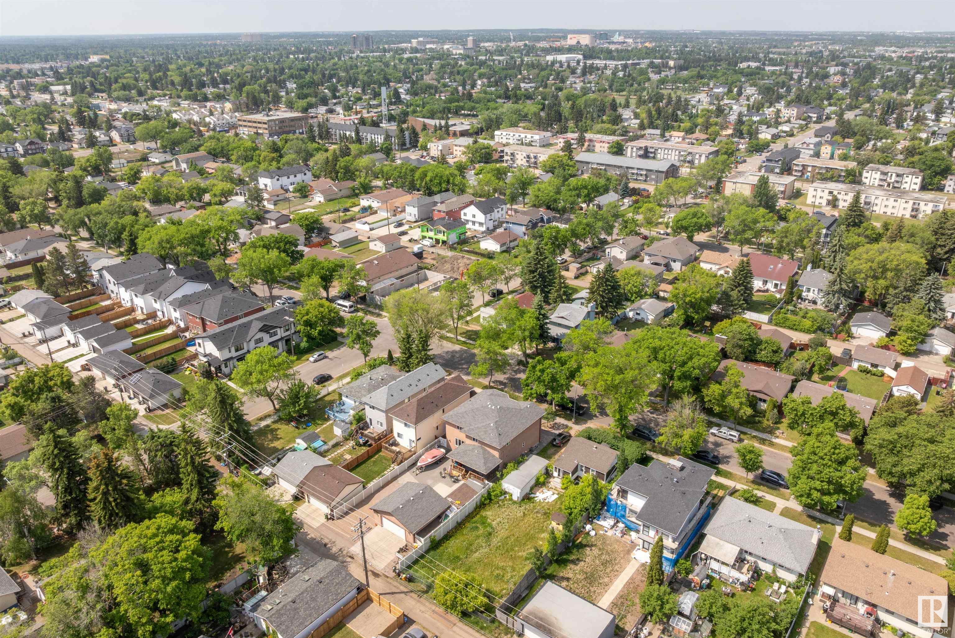 http://cdnparap120.paragonrels.com/ParagonImages/Property/p12/RAE/225355342/10/0/0/790caa5ff6d4874707dd7ef2952053b1/1/b3372b66bb7793bd8a8a09a9cdca6bb8/225355342-315c931b-997e-4691-a863-87587b39ad7e.JPG