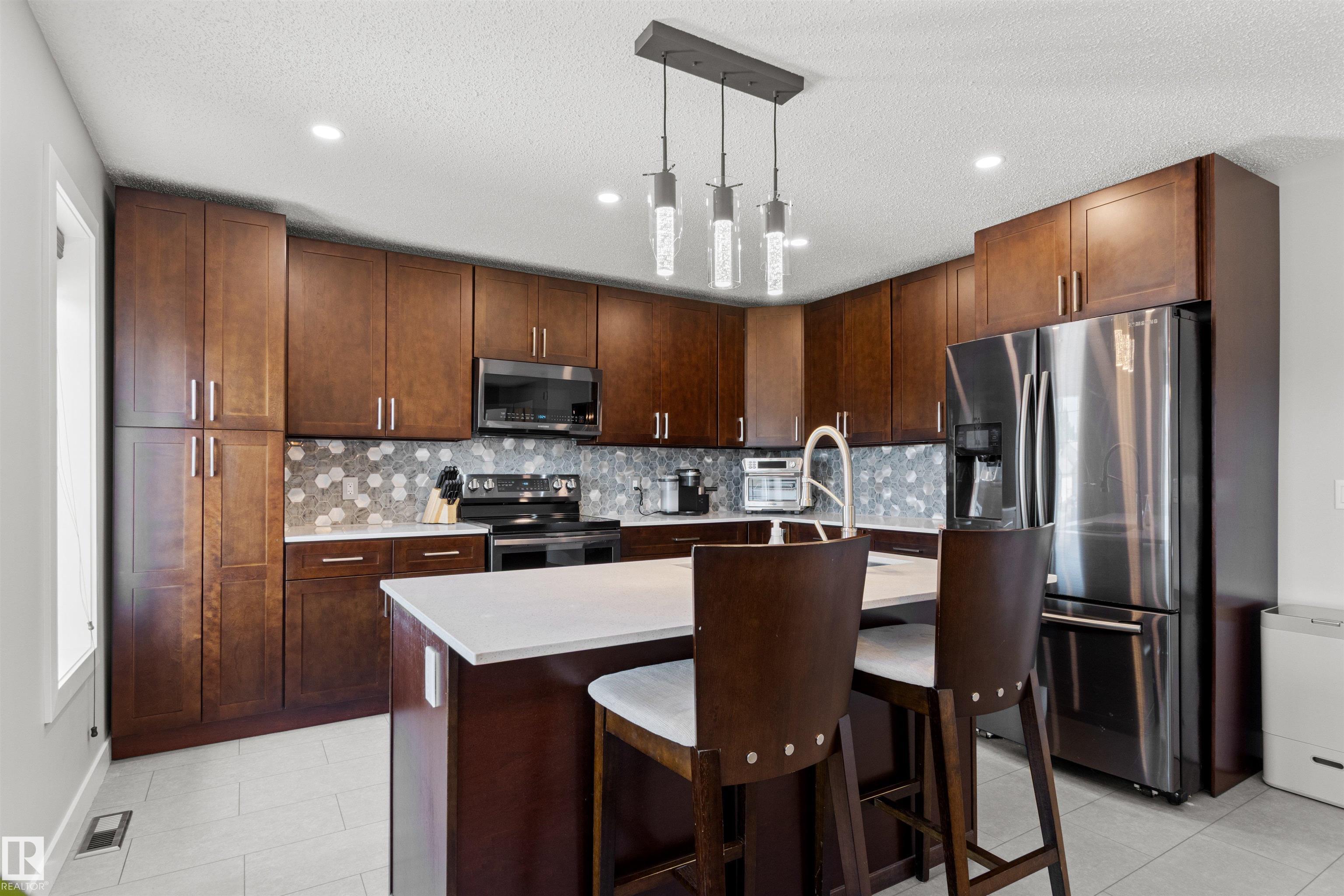 Photo 11 at 63 Glenwood Crescent, Glens The, Stony Plain