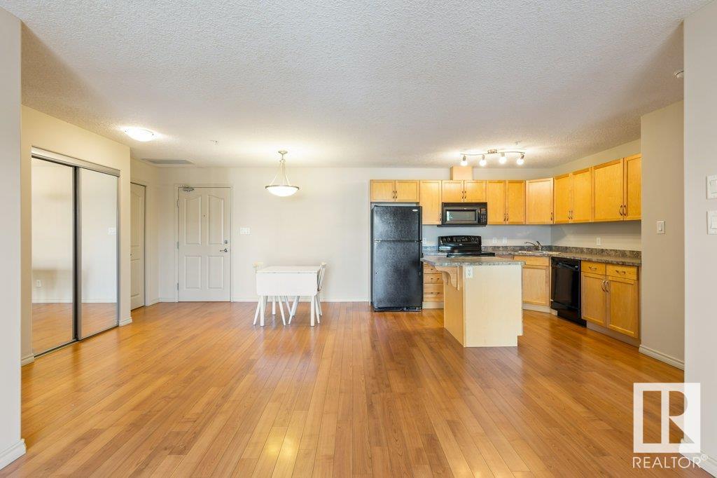 Photo 7 at 343 - 78B Mckenney Avenue, Mission, St. Albert