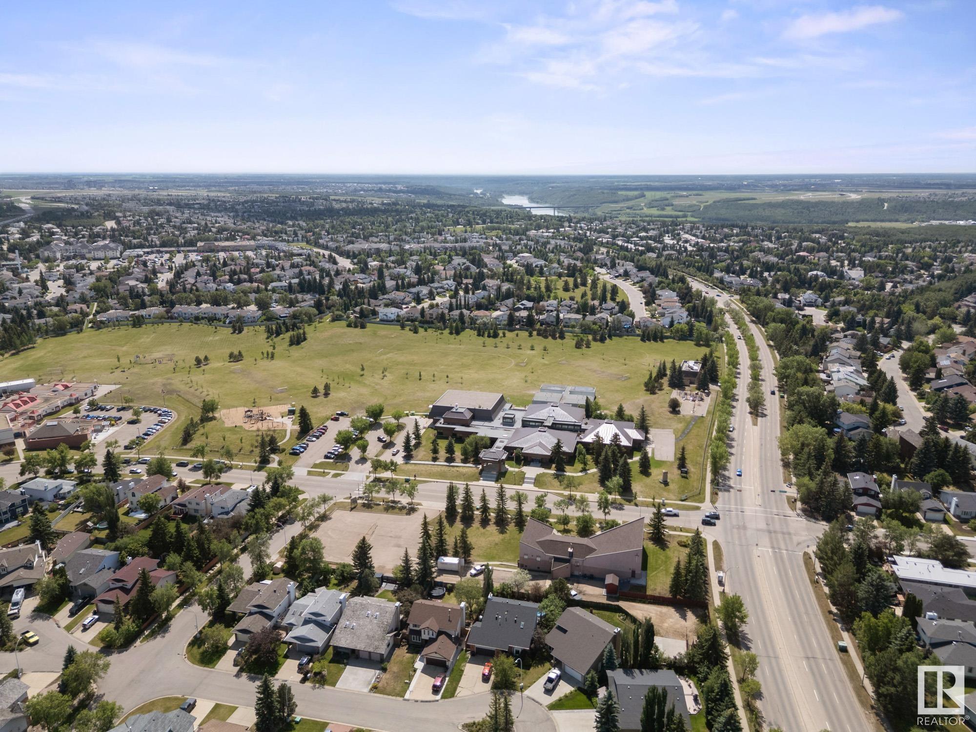http://cdnparap120.paragonrels.com/ParagonImages/Property/p12/RAE/225355835/40/0/0/2df671dcade11a789f7dd7c05b7484e8/1/47c0454dd4f096cef5ce4d840ef0e7be/225355835-db505d69-5655-4bff-8f3c-dc18f3bd2c24.JPG
