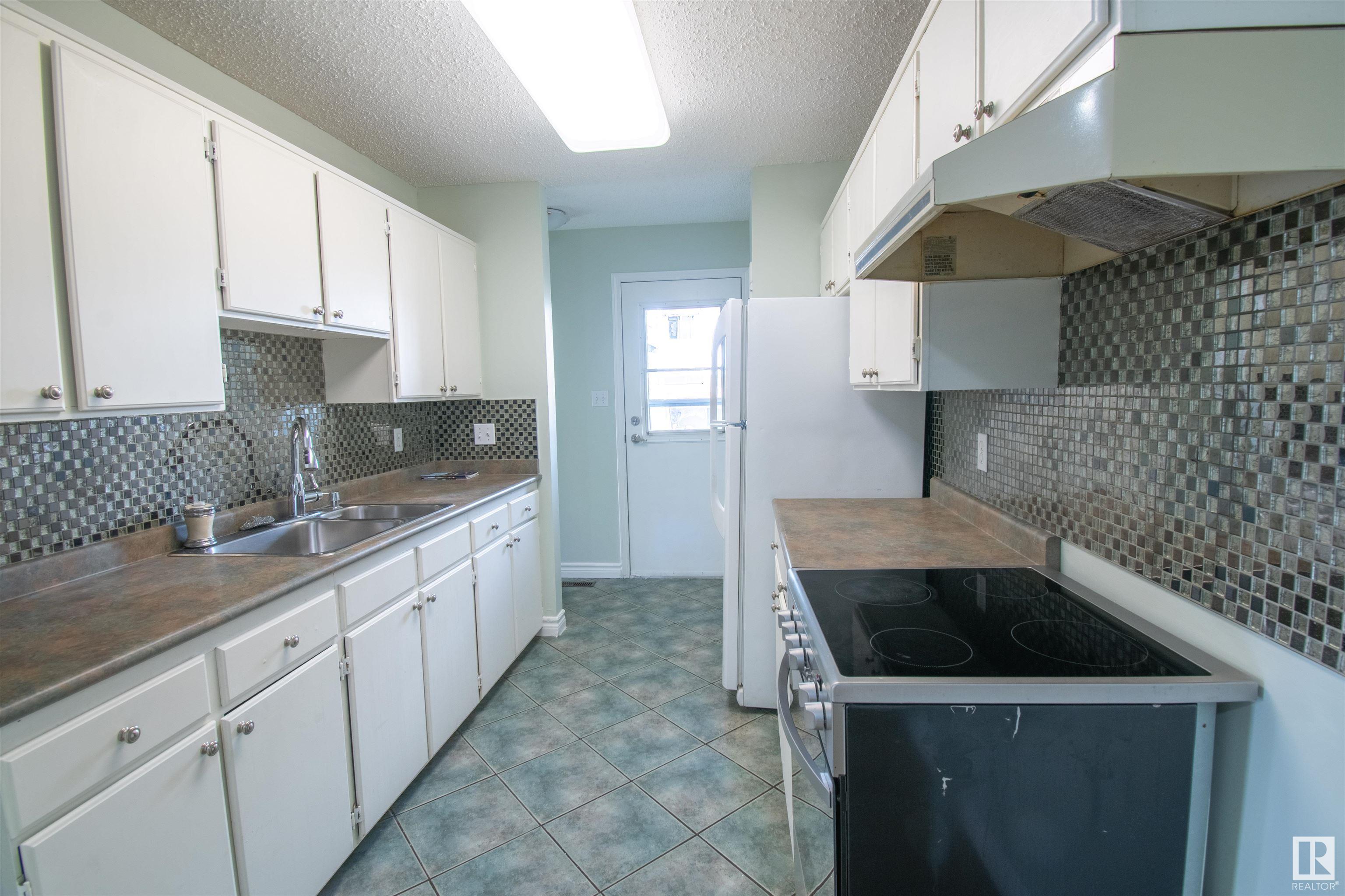 835 Erin Place NW, Thorncliffe, Edmonton 2