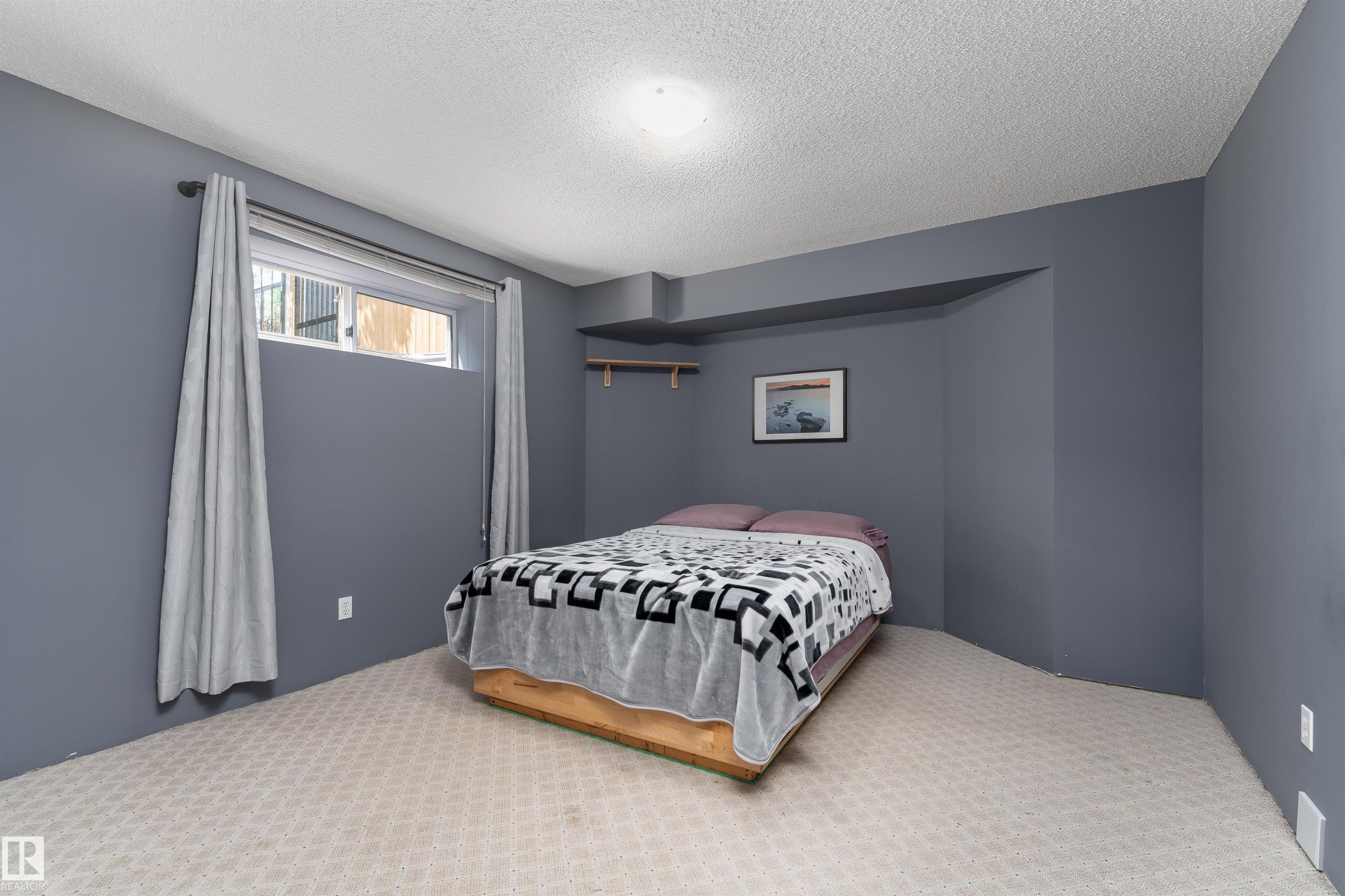 Photo 39 at 10 Stoneshire Manor, Stoneshire, Spruce Grove
