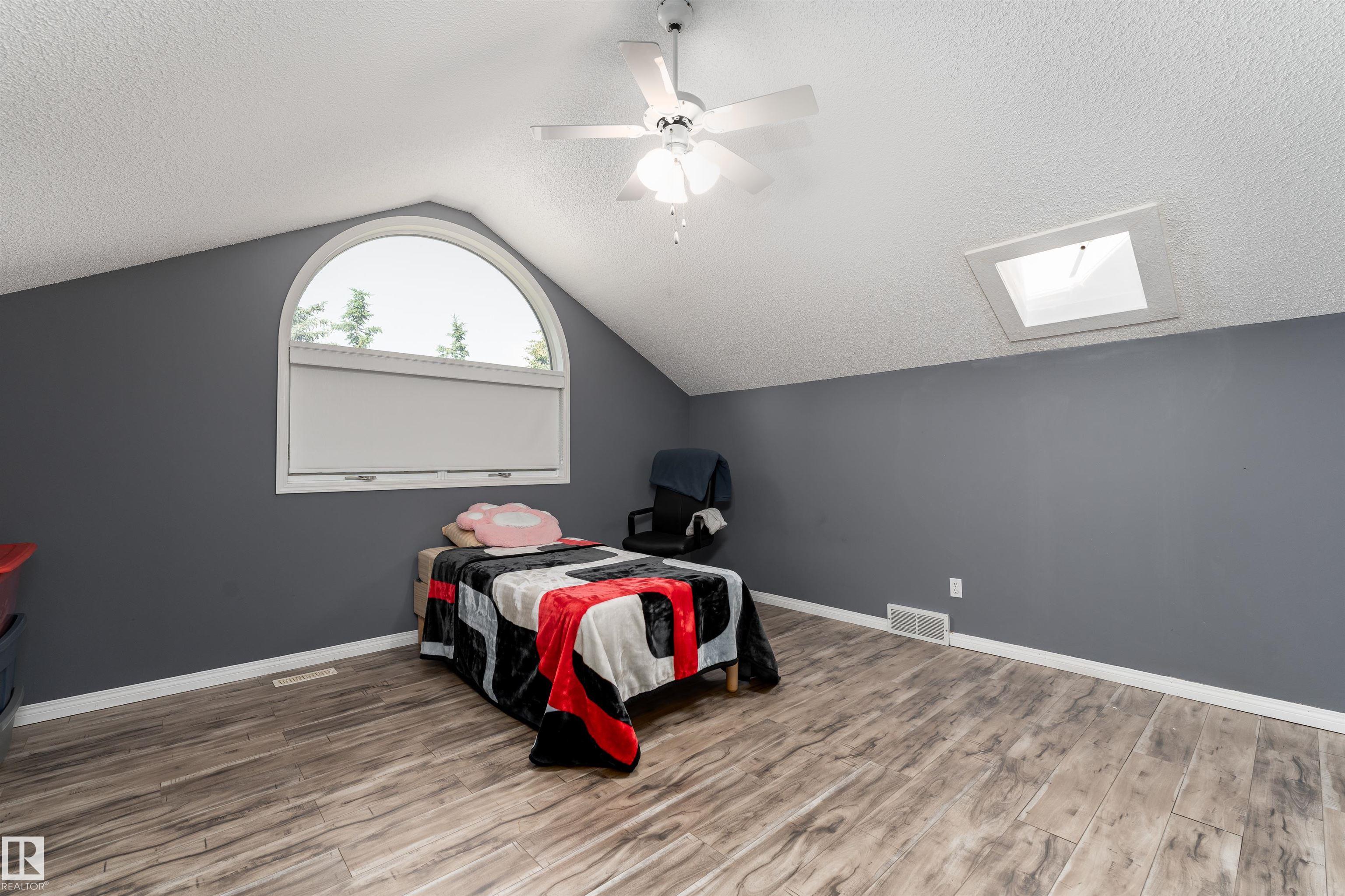 Photo 52 at 10 Stoneshire Manor, Stoneshire, Spruce Grove