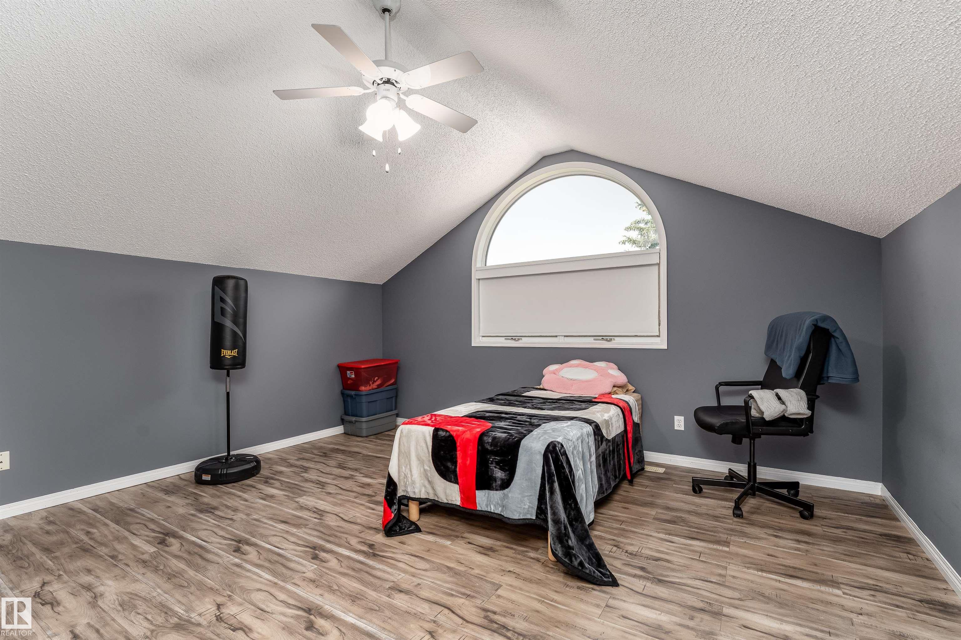 Photo 53 at 10 Stoneshire Manor, Stoneshire, Spruce Grove
