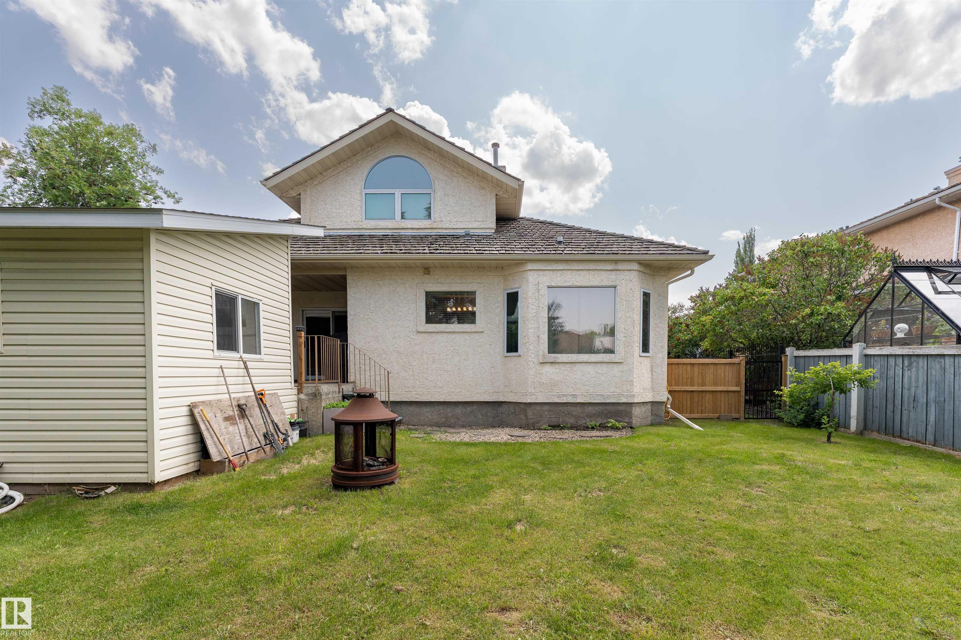 Photo 56 at 10 Stoneshire Manor, Stoneshire, Spruce Grove